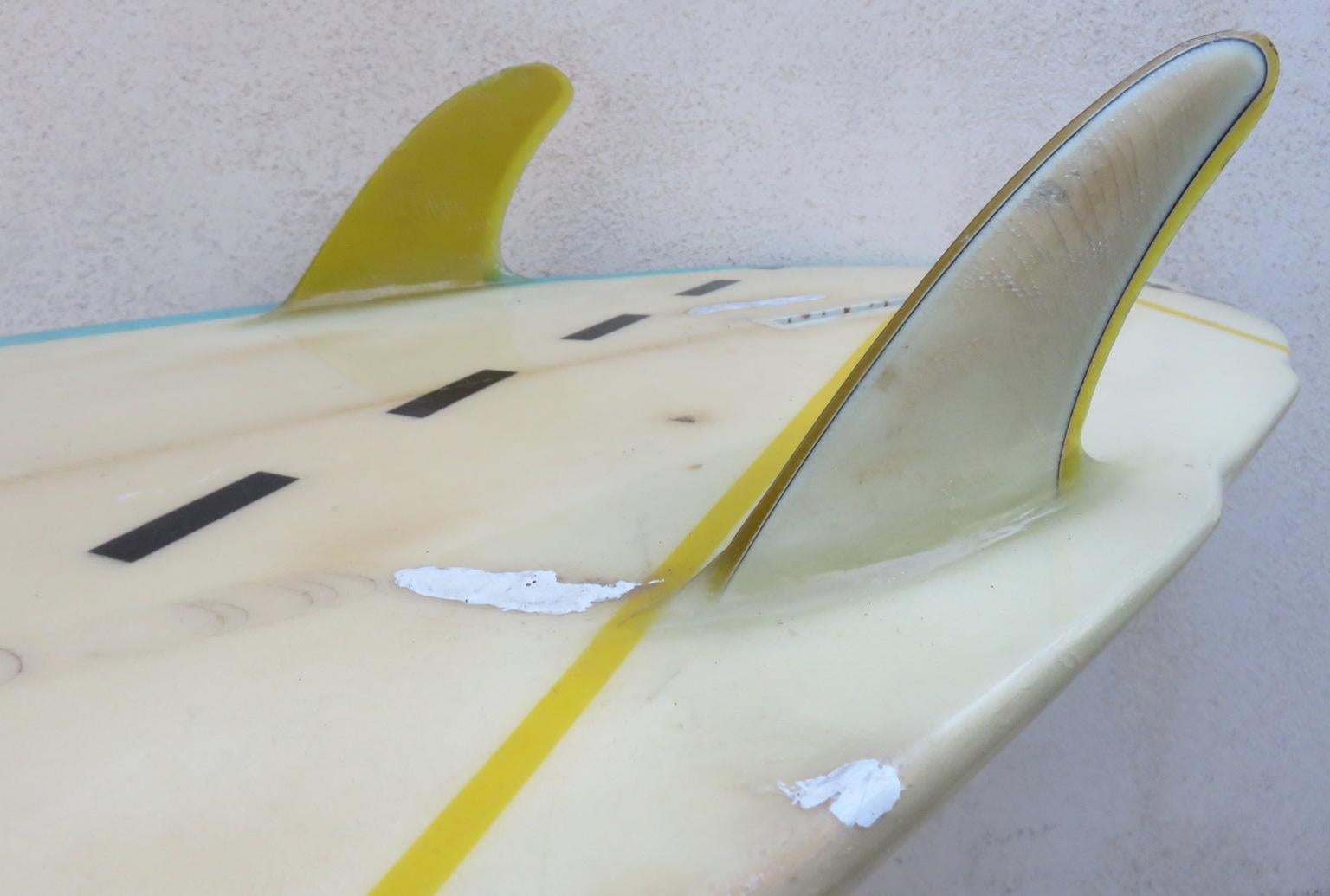 1980s Vintage Sonshine Surfboards Topper Shortboard In Fair Condition In Haleiwa, HI