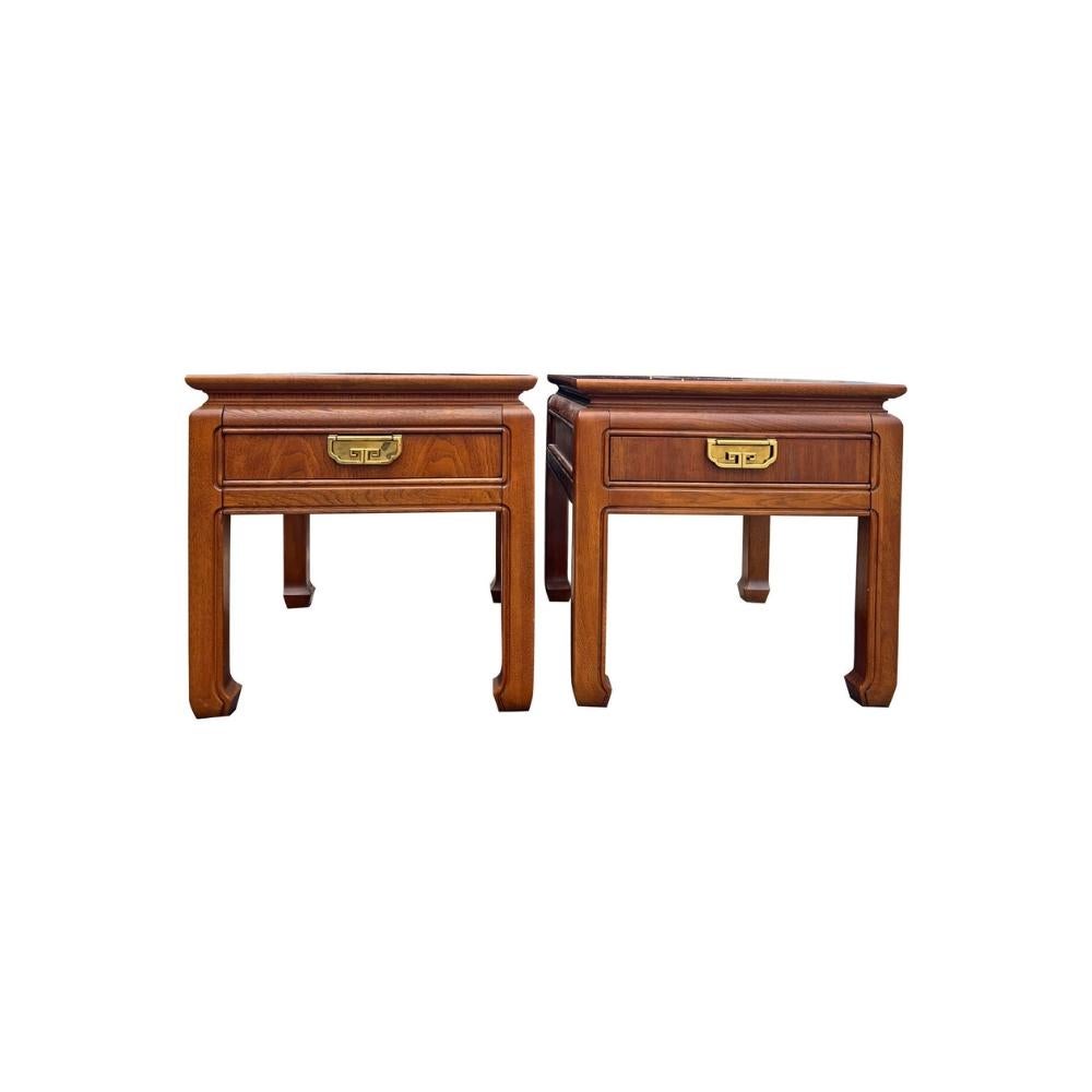 Paire de tables d'appoint en forme de pagode asiatique de style Chinoiserie Vintage By Thomasville des années 1980 en vente 3