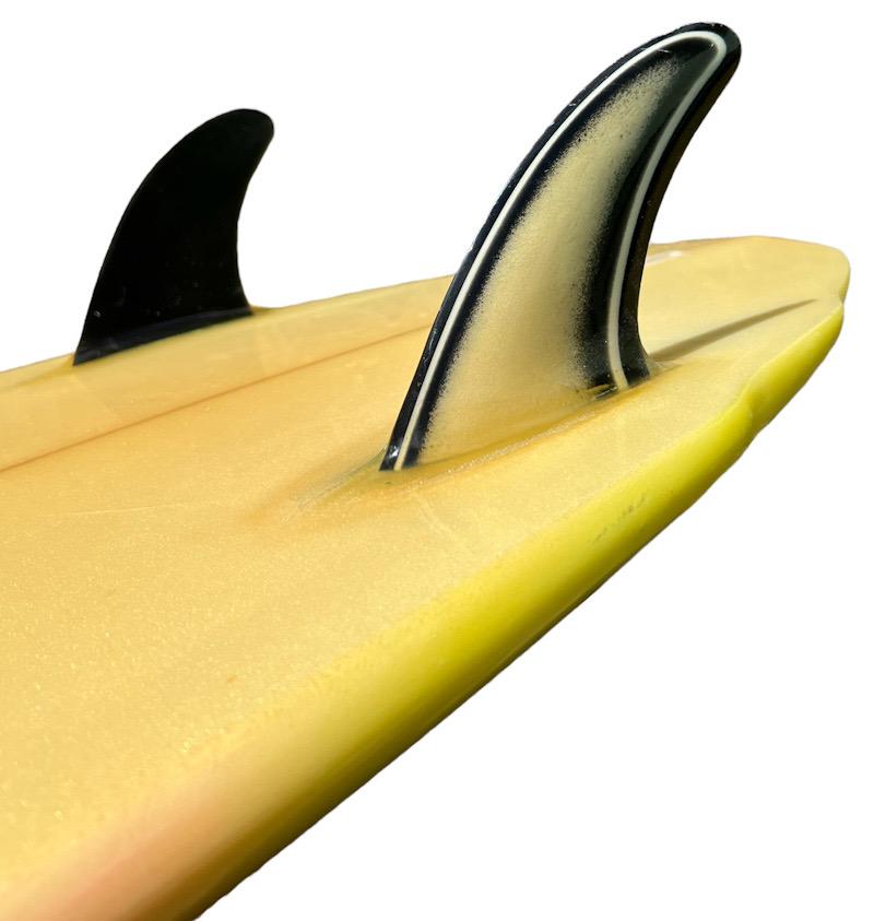 1980s Vintage Town and Country Shortboard by Glenn Minami In Good Condition In Haleiwa, HI
