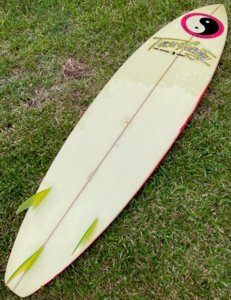 1980s Vintage Town & Country Surfboard Shaped by Dennis Pang In Good Condition In Haleiwa, HI