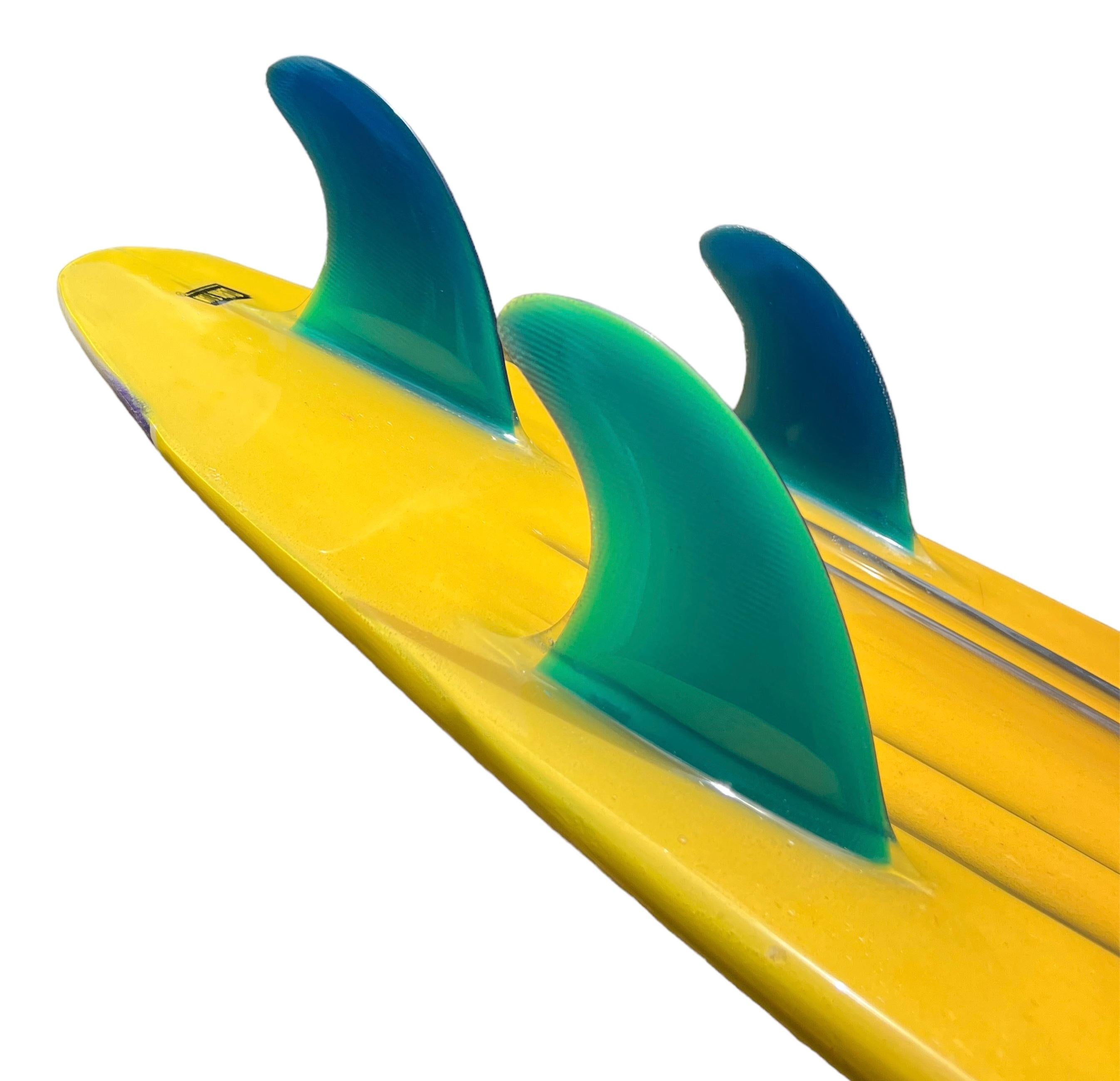 Tabla de surf Vintage de los años 80 Tropical Blends Hawaii por Dan Nakasone Fibra de vidrio en venta