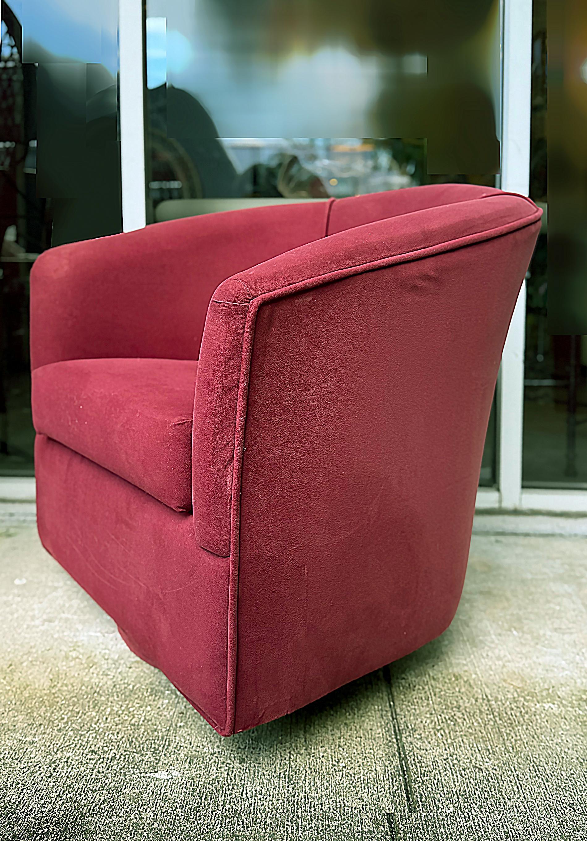 Fine XX secolo 1980s Vintage Upholstered Swivel Barrel Back Club Chairs, Pair, Original Fabric in vendita