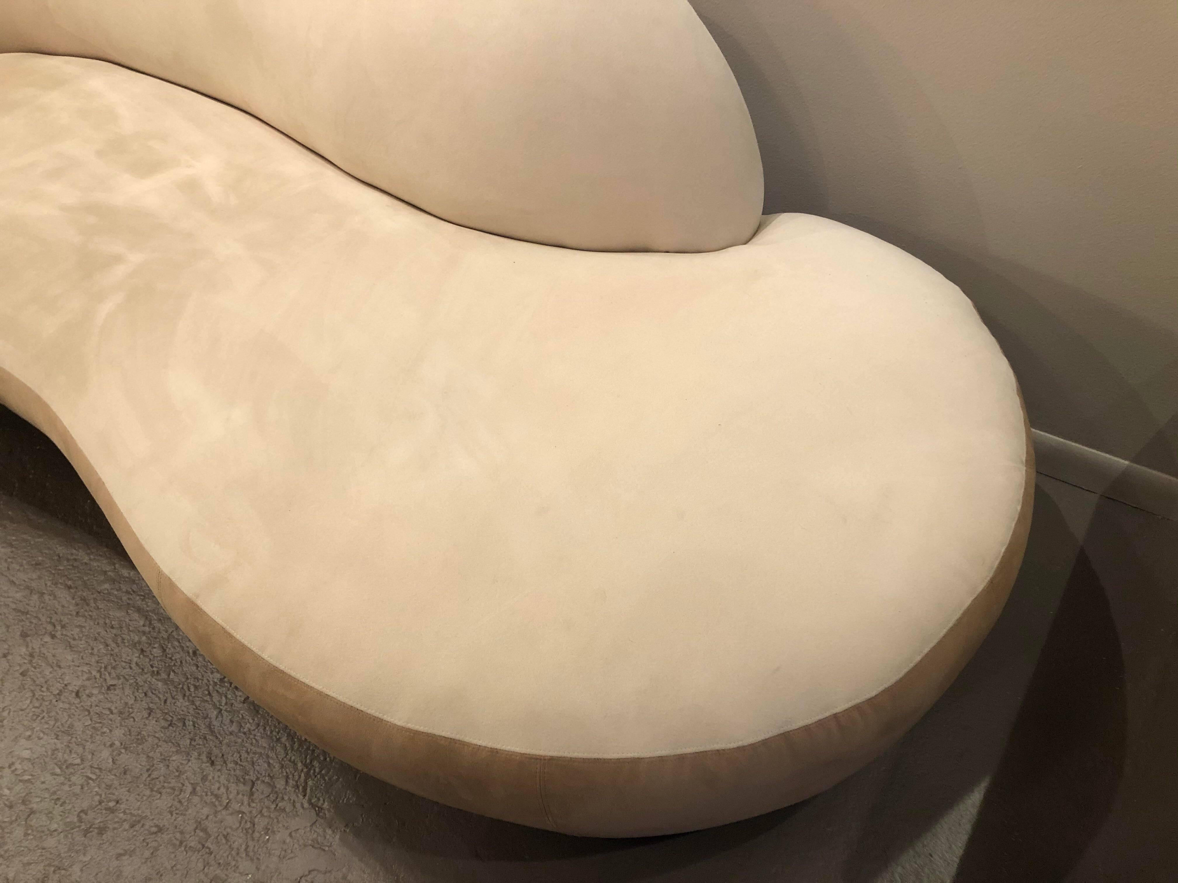 Beautiful and in excellent original condition. These sofas were designed to last decades and this one is no exception. Use as is or redo to your favorite fabric.

Dimensions: 94