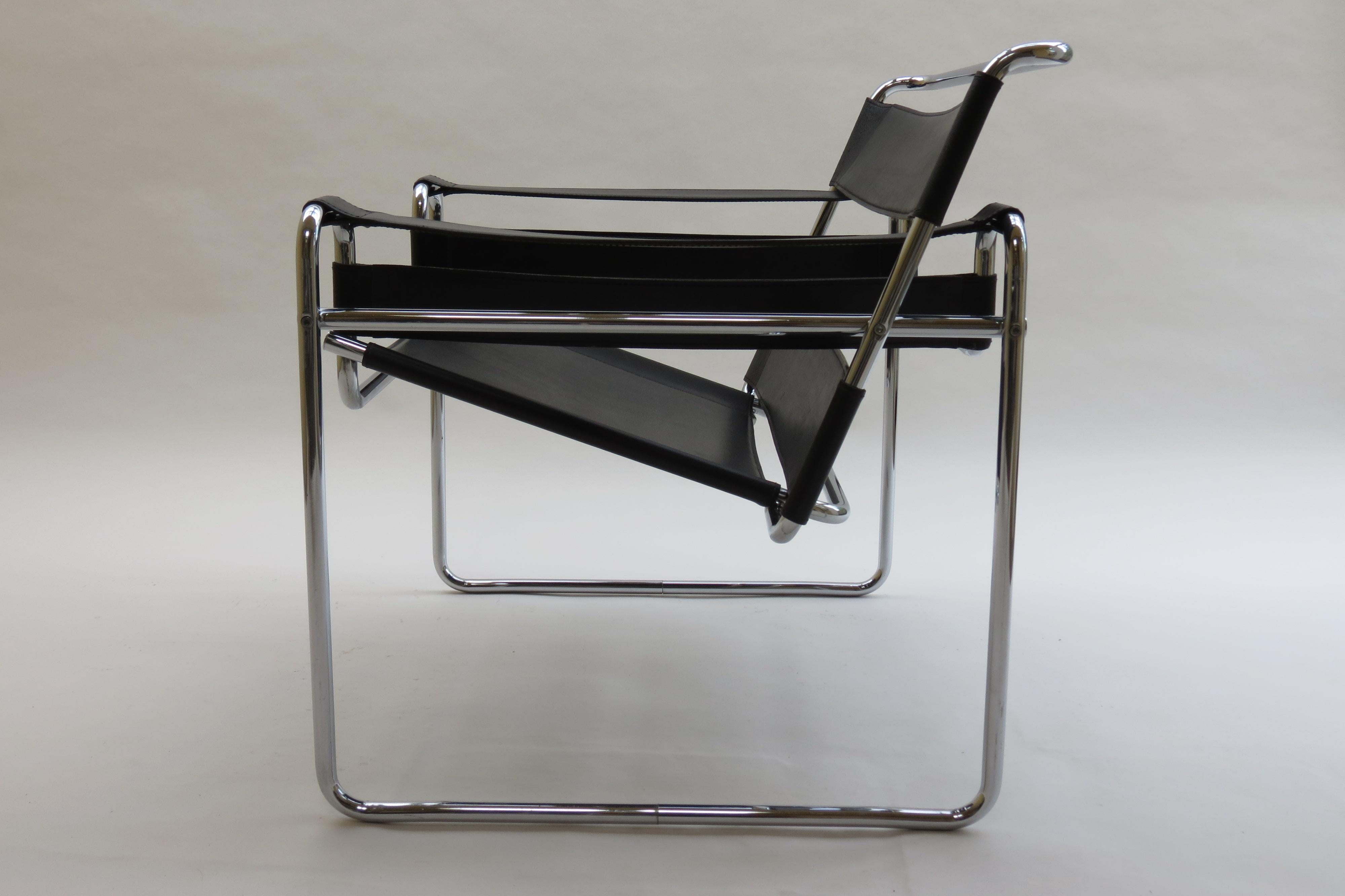 American 1980s Vintage Wassily B3 Black Leather and Chrome Chair Marcel Breuer 2 Avail B