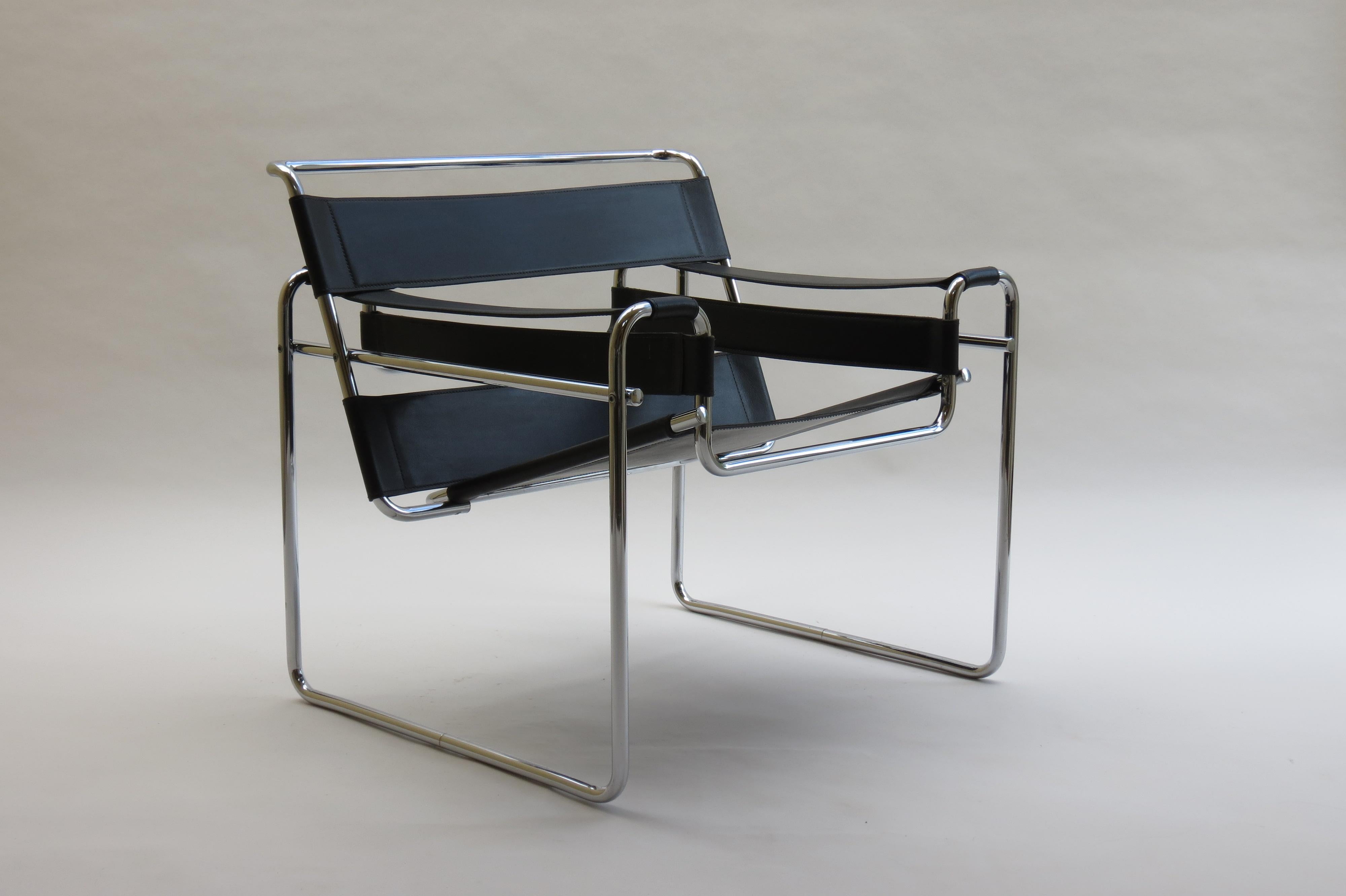 1980s Vintage Wassily B3 Black Leather and Chrome Chair Marcel Breuer 3