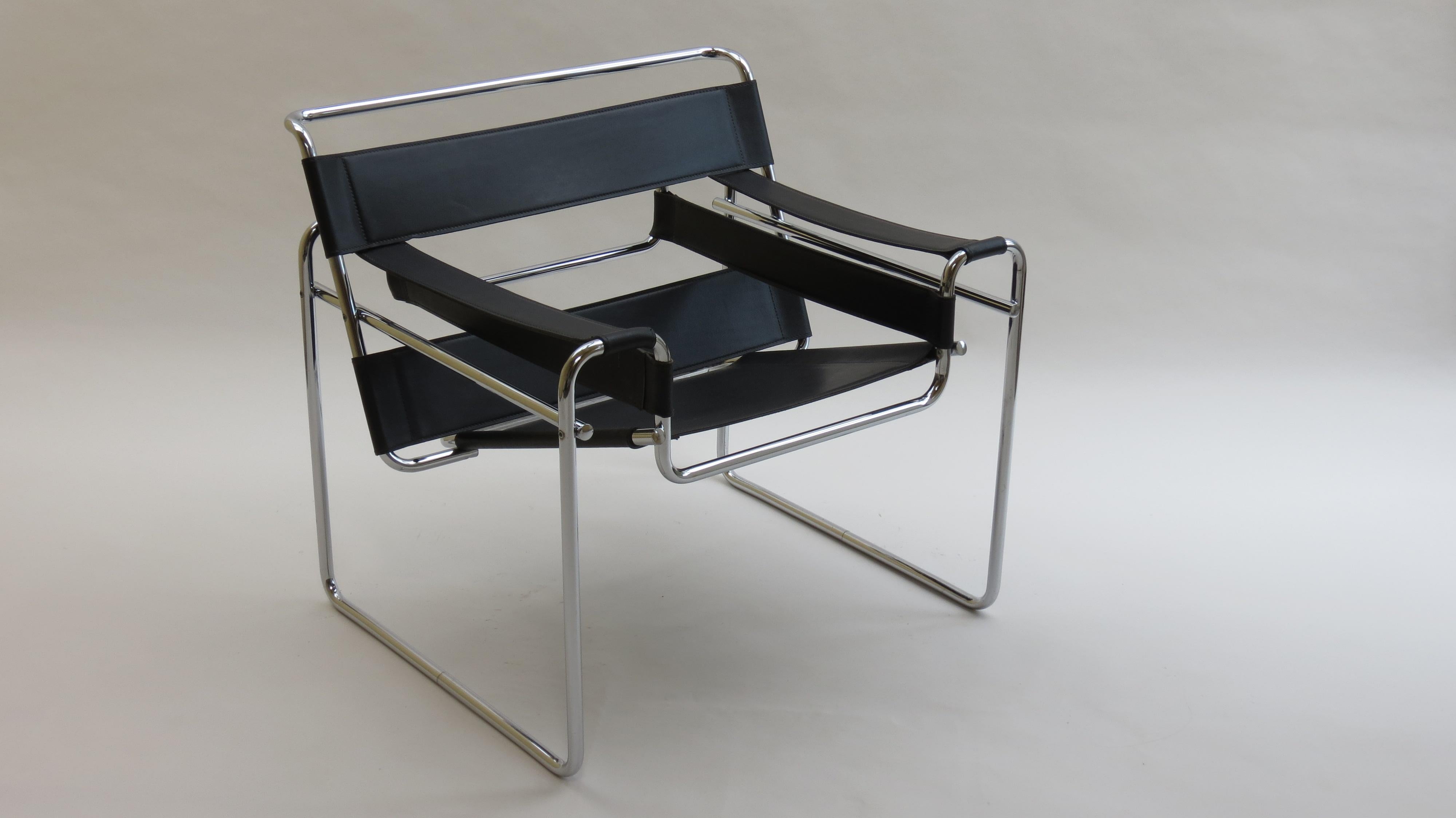 Bauhaus 1980s Vintage Wassily B3 Black Leather and Chrome Chair Marcel Breuer