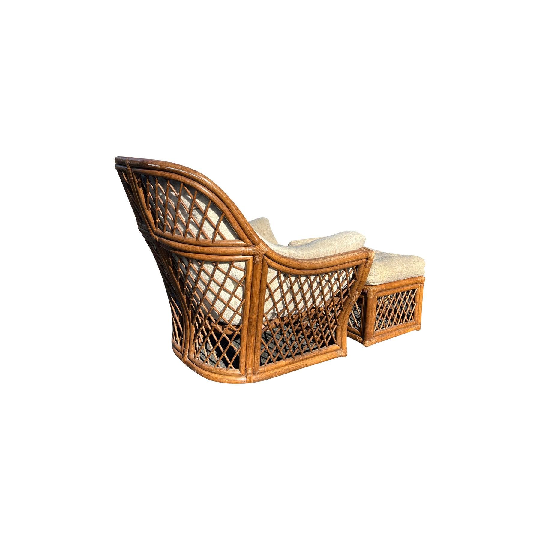 Sedia e ottomana in rattan vintage, ispirata a Pearsall!

Questo set di sedia e pouf in rattan vintage, che ricorda lo stile boho chic costiero di Adrian Pearsall, offre un'esperienza di seduta rilassata ed elegante. Il design moderno della sedia,