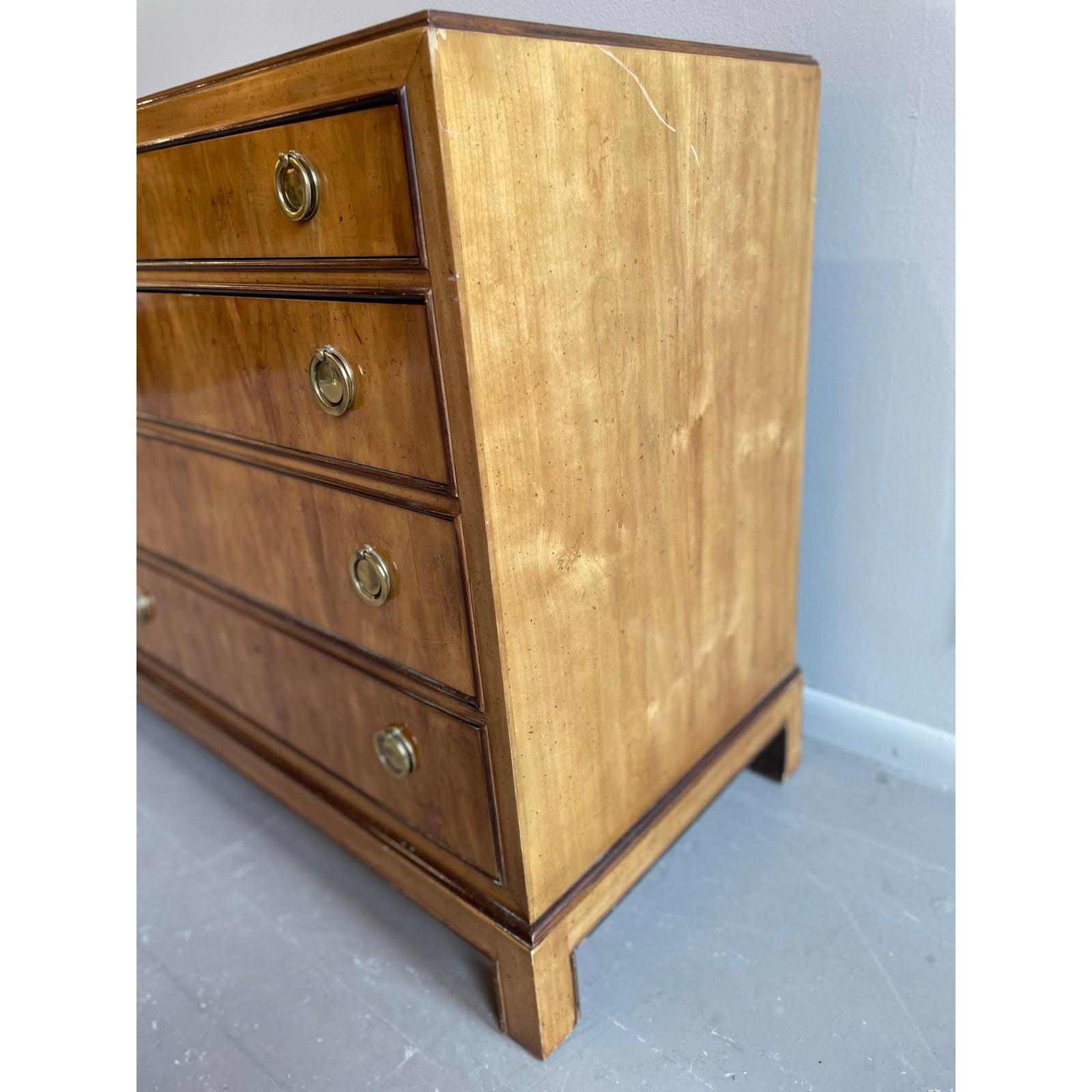 1980s Vintage Wooden Drexel Heritage Dresser In Good Condition For Sale In Chicago, IL
