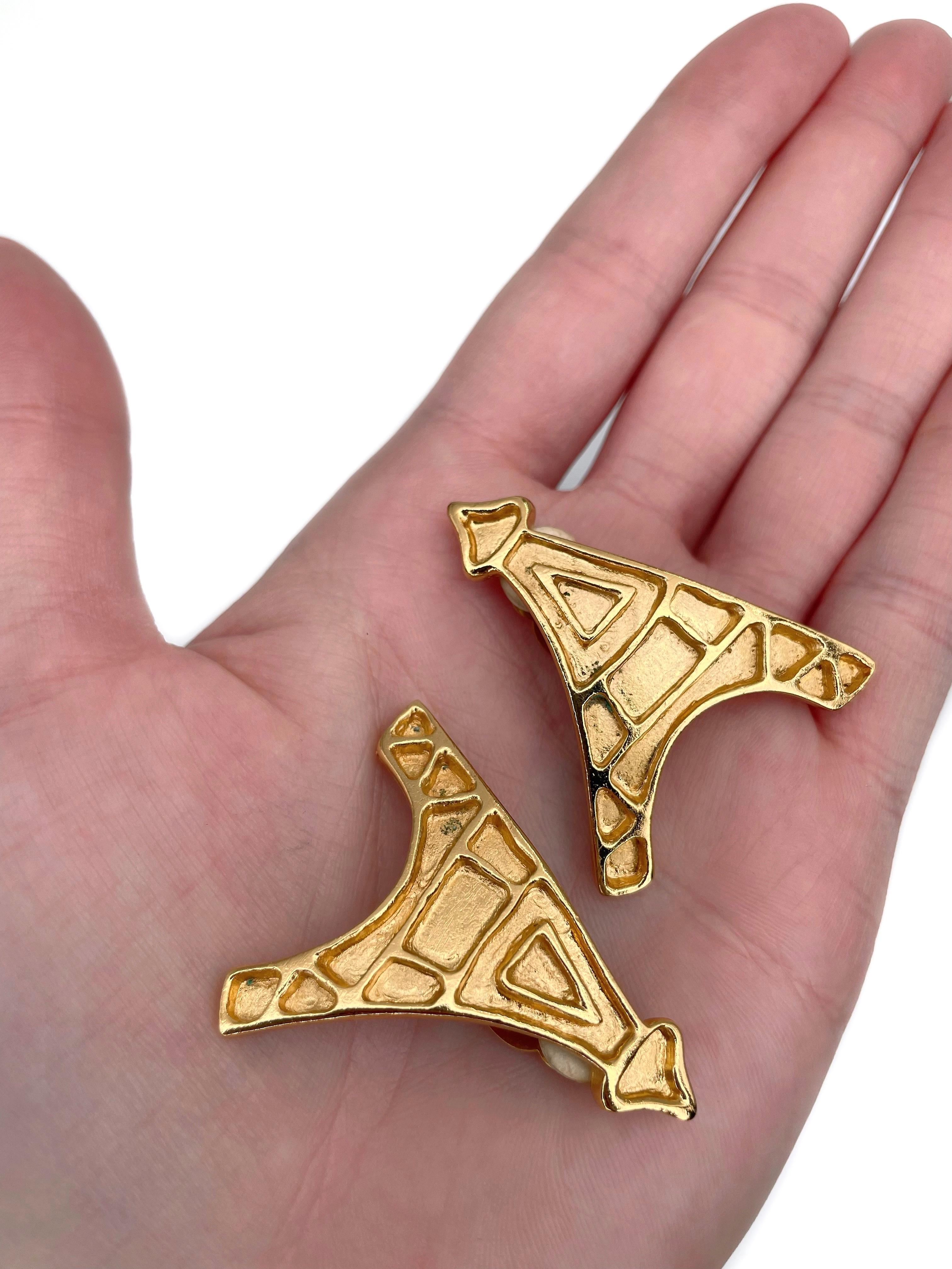 Modern 1980s Vintage Yves Saint Laurent Iconic Gold Tone Eiffel Tower Clip-On Earrings For Sale