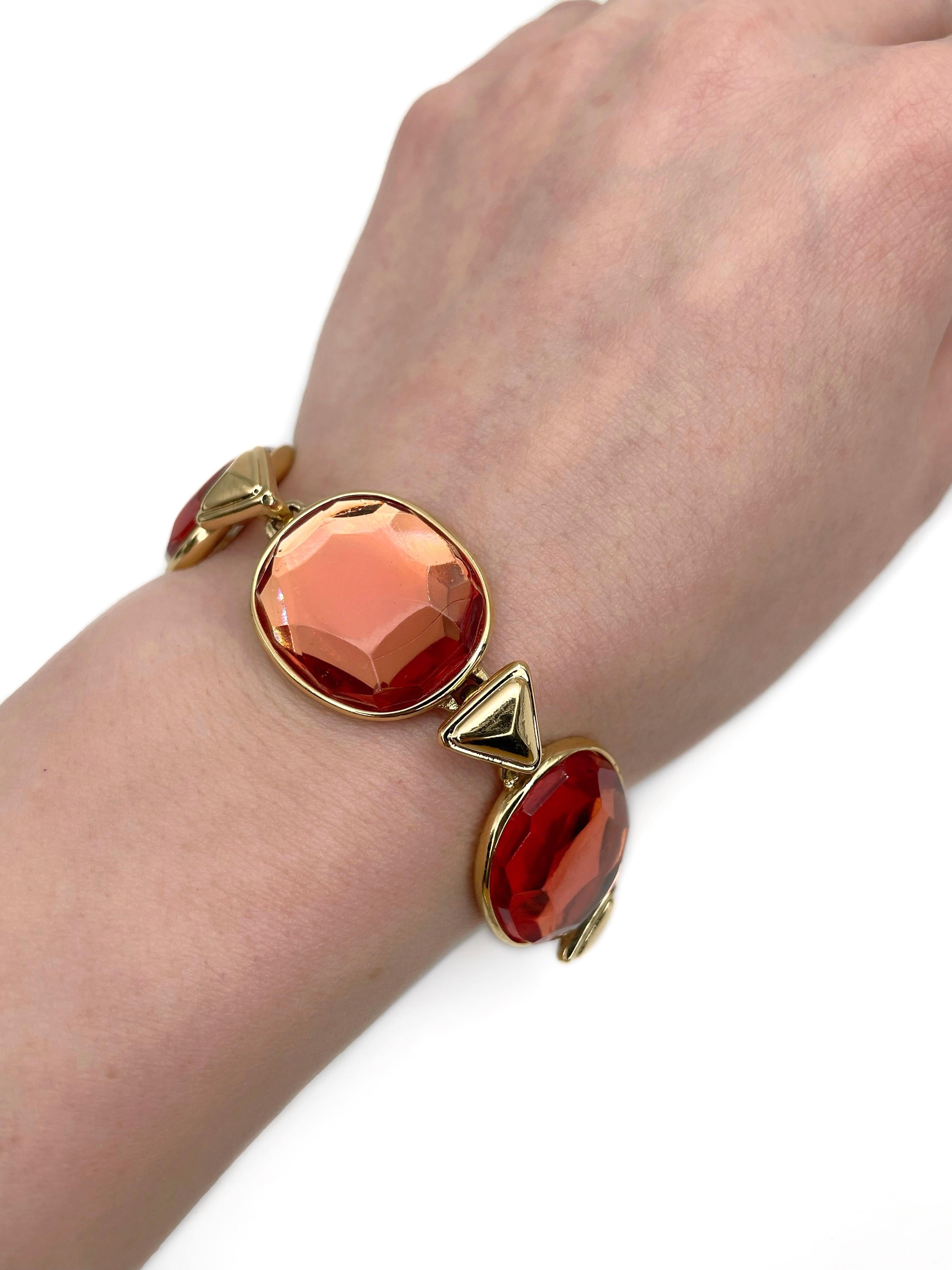 Moderno Vintage anni '80 Yves Saint Laurent YSL Bracciale a maglie in resina rossa arancione e tonalità oro in vendita