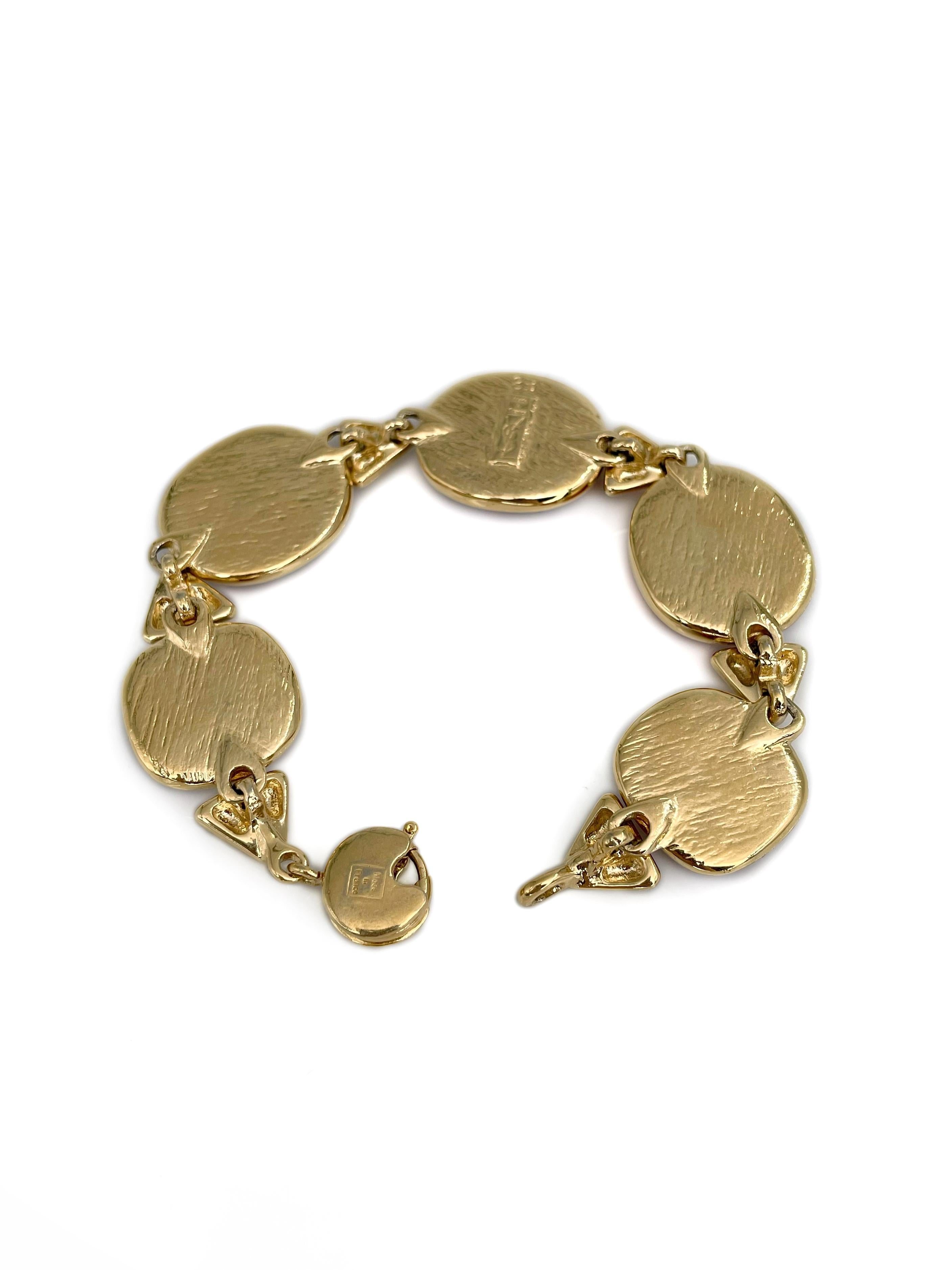 Vintage anni '80 Yves Saint Laurent YSL Bracciale a maglie in resina rossa arancione e tonalità oro In condizioni buone in vendita a Vilnius, Vilniaus apskr.