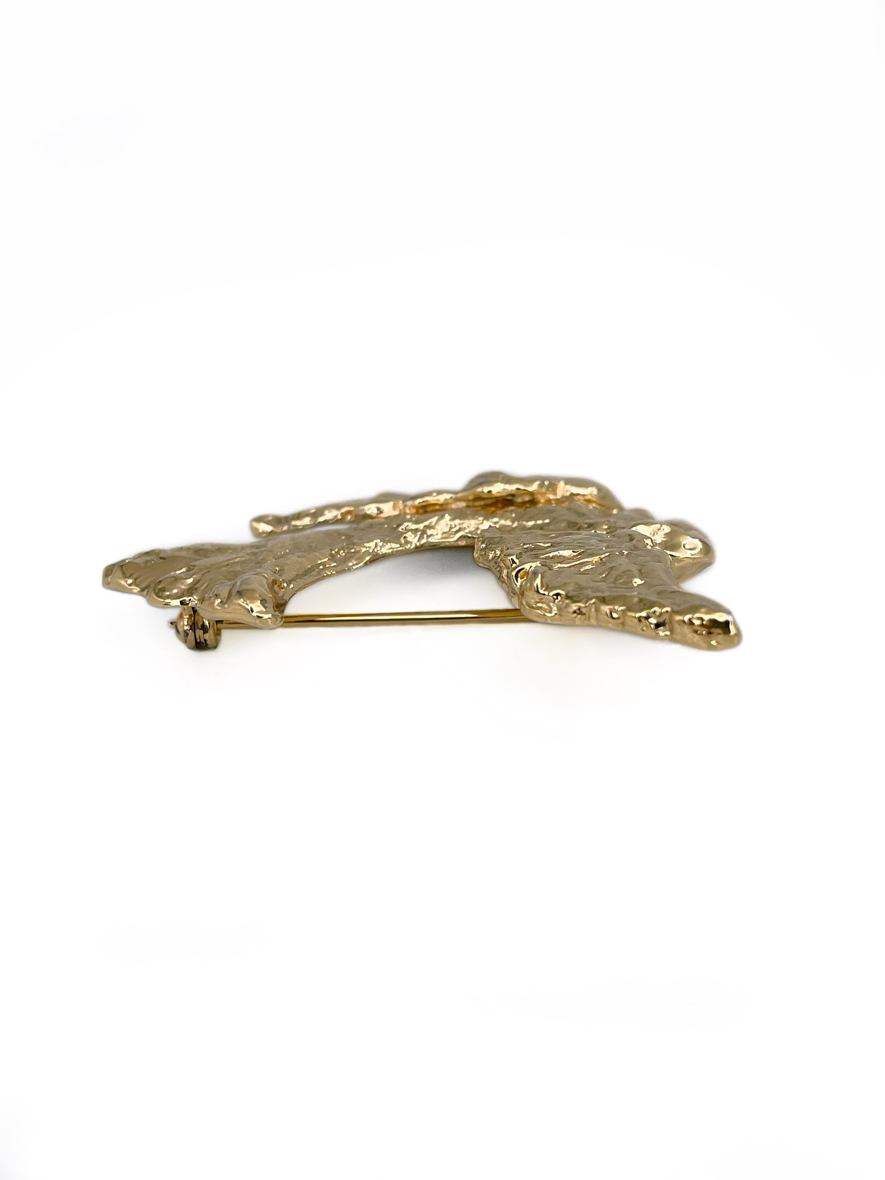 1980s Vintage Yves Saint Laurent YSL Gold Tone Textured Dove Bird Brooch In Good Condition For Sale In Vilnius, Vilniaus apskr.