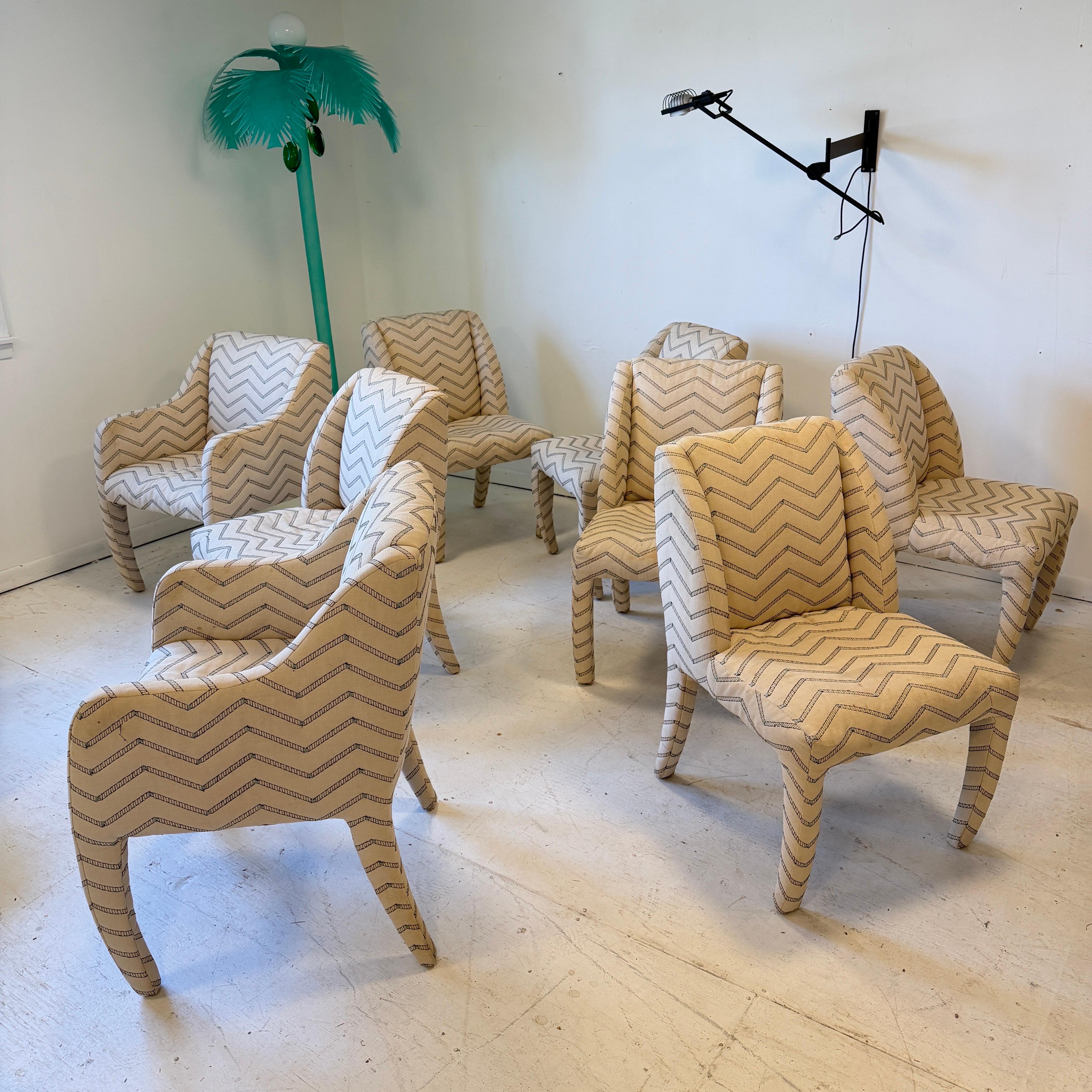 1980s Vladimir Kagan for Directional Upholstered Dining Chairs Set of 8 im Zustand „Starke Gebrauchsspuren“ in Farmingdale, NJ