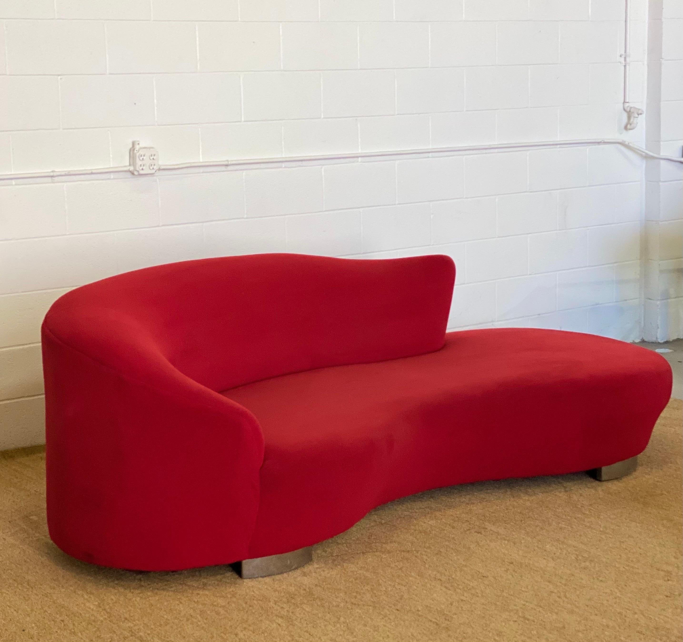 1980s Vintage Curved Cloud Red Sofa For Sale 2