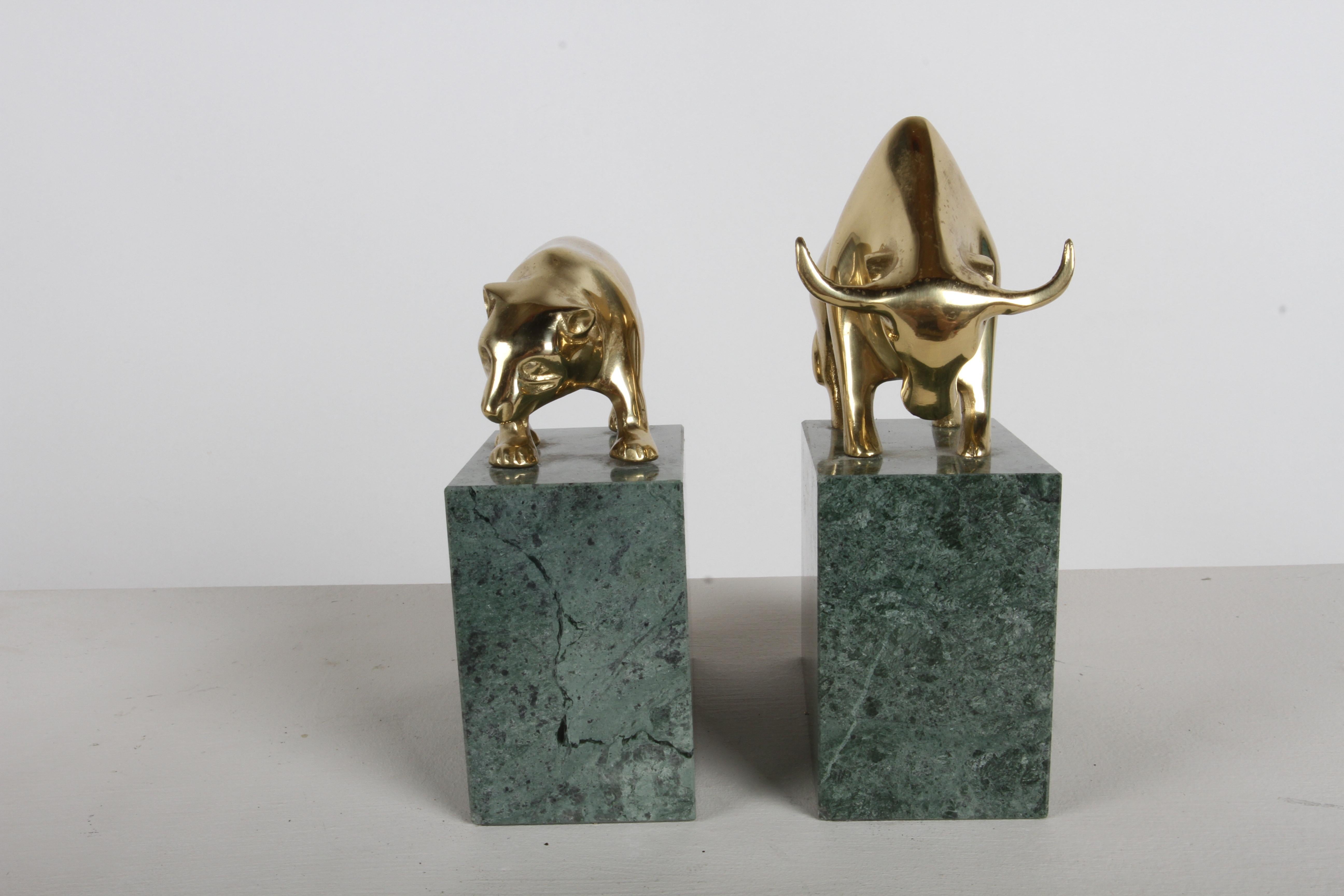 1980s Wall Street - Brass & Green Marble Bull vs Bear Stock Market Bookends In Good Condition For Sale In St. Louis, MO