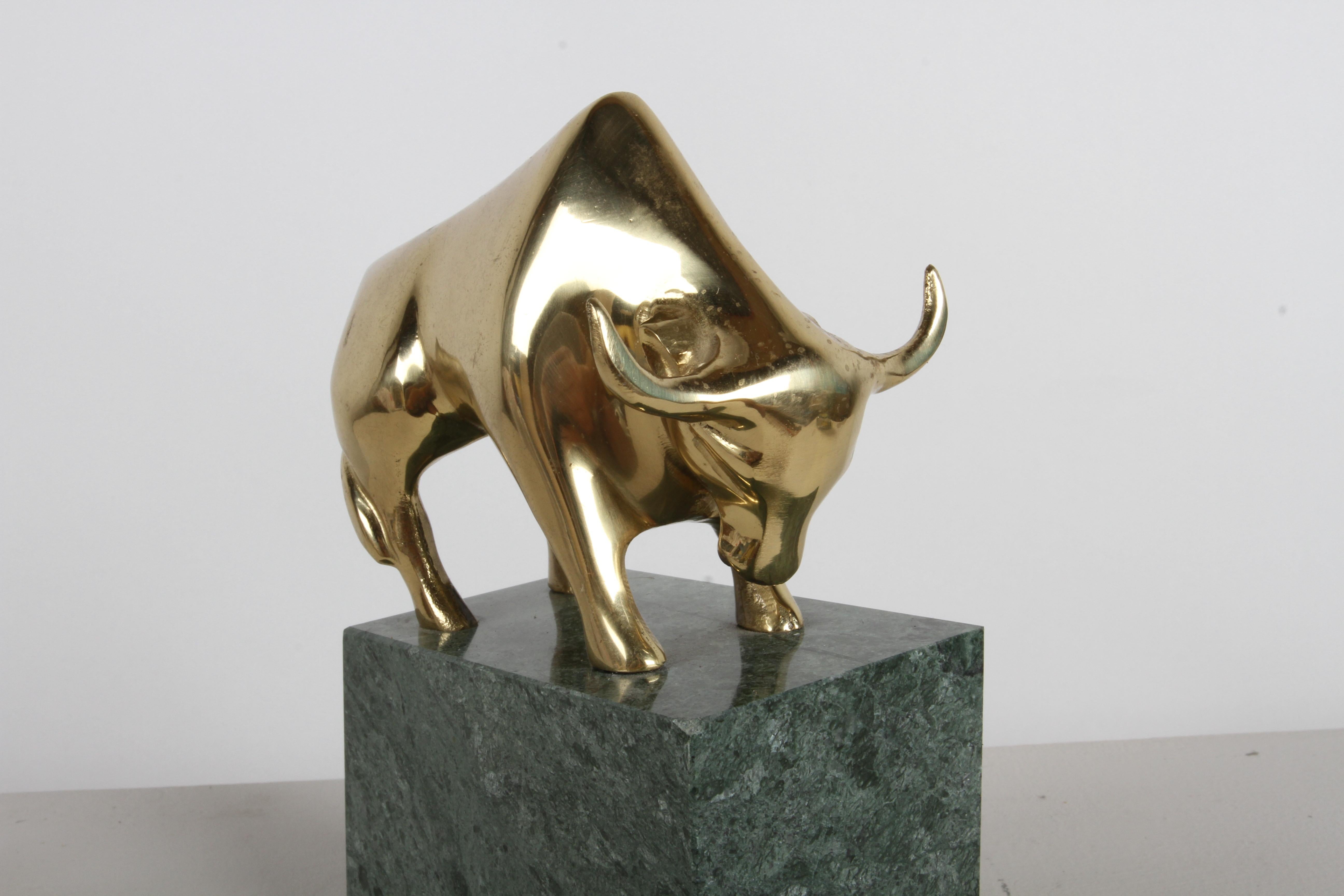 1980s Wall Street - Brass & Green Marble Bull vs Bear Stock Market Bookends For Sale 2