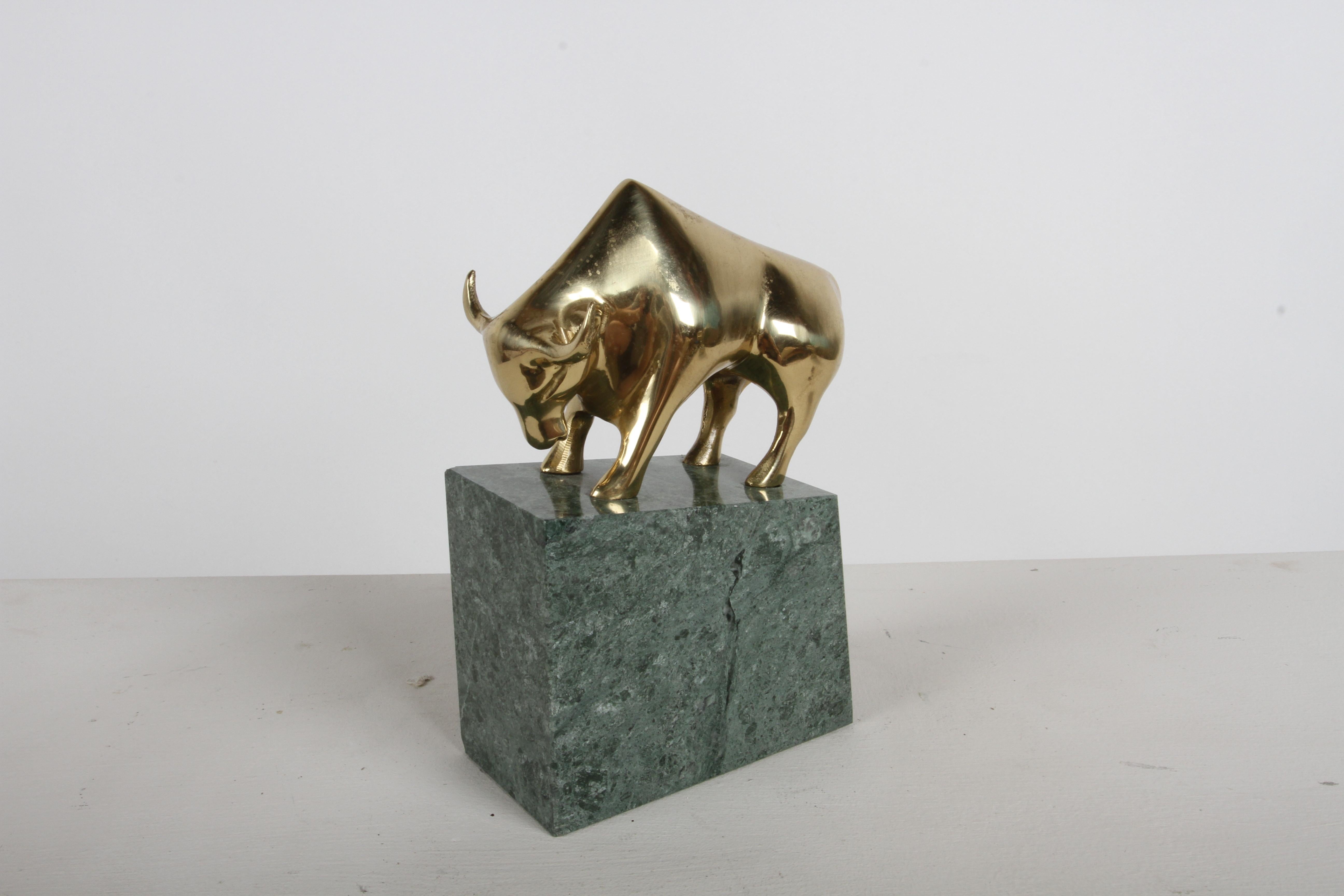 1980s Wall Street - Brass & Green Marble Bull vs Bear Stock Market Bookends For Sale 3
