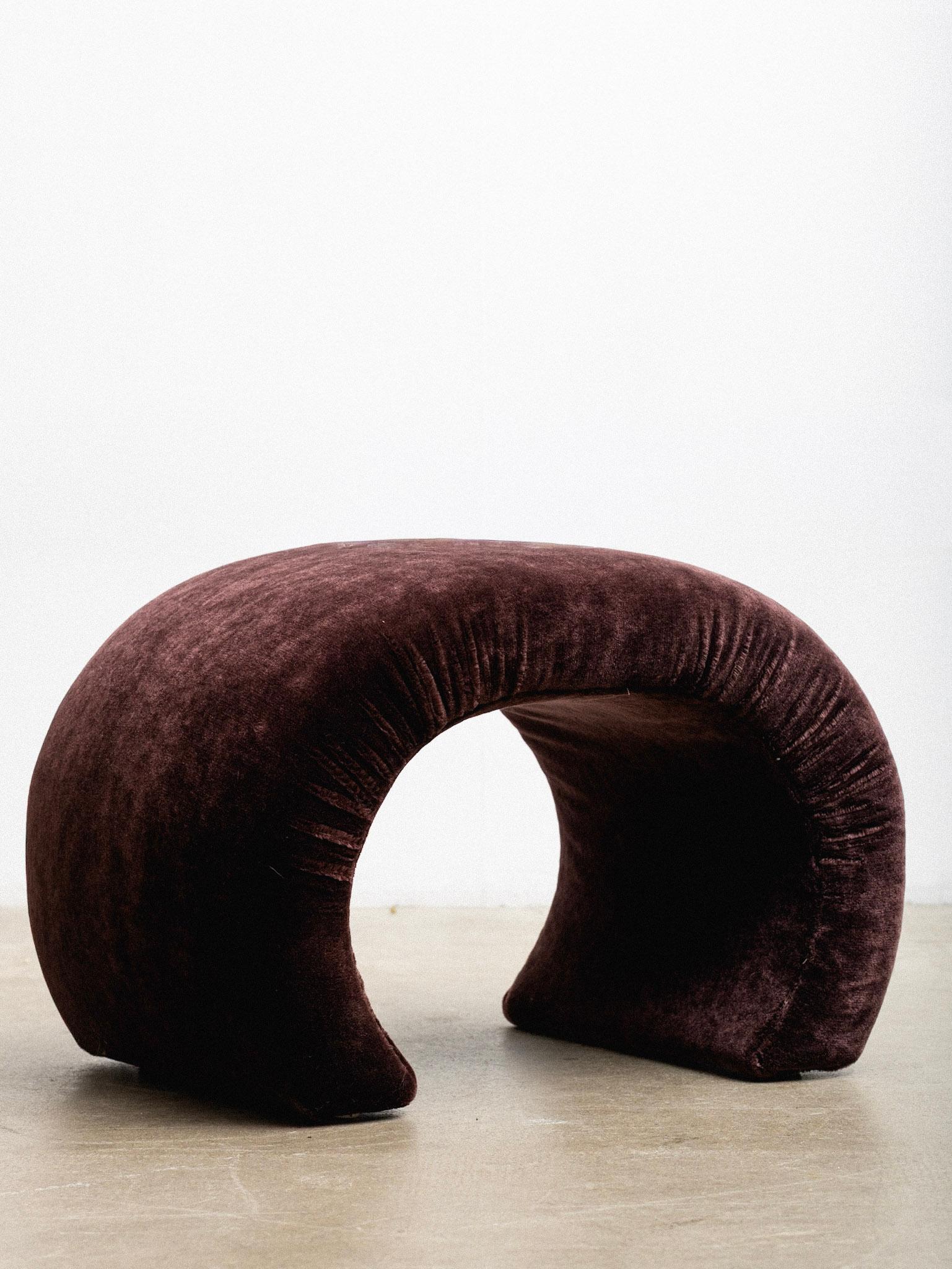 1980s Waterfall Bench in Mohair In Good Condition For Sale In Brooklyn, NY