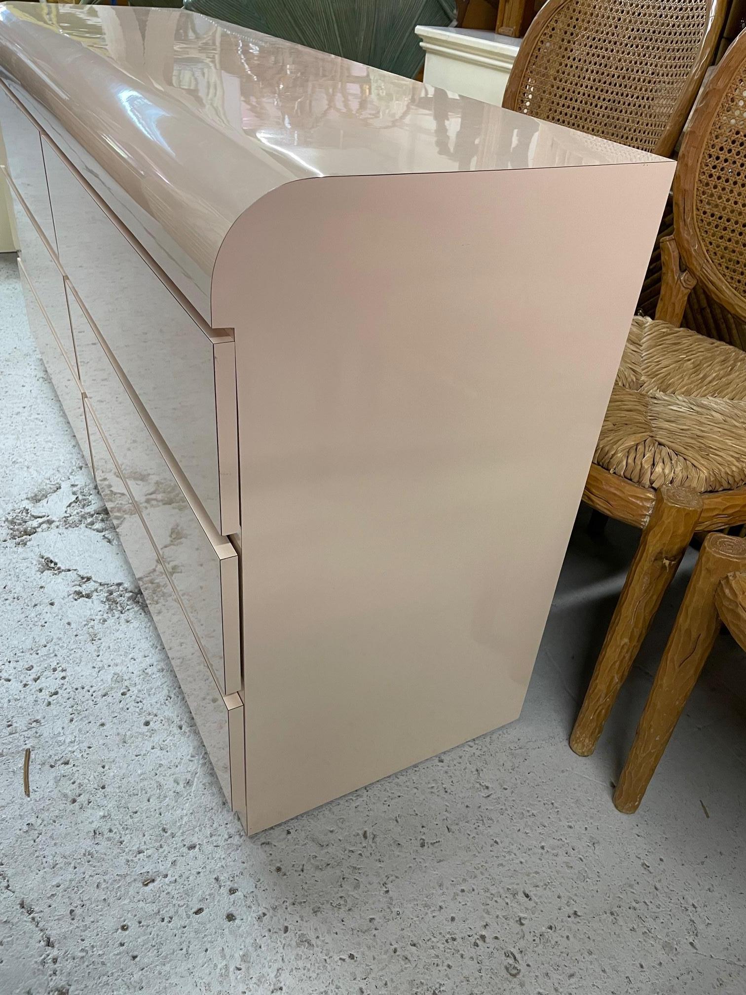 1980s Waterfall Double Dresser In Good Condition In Jacksonville, FL