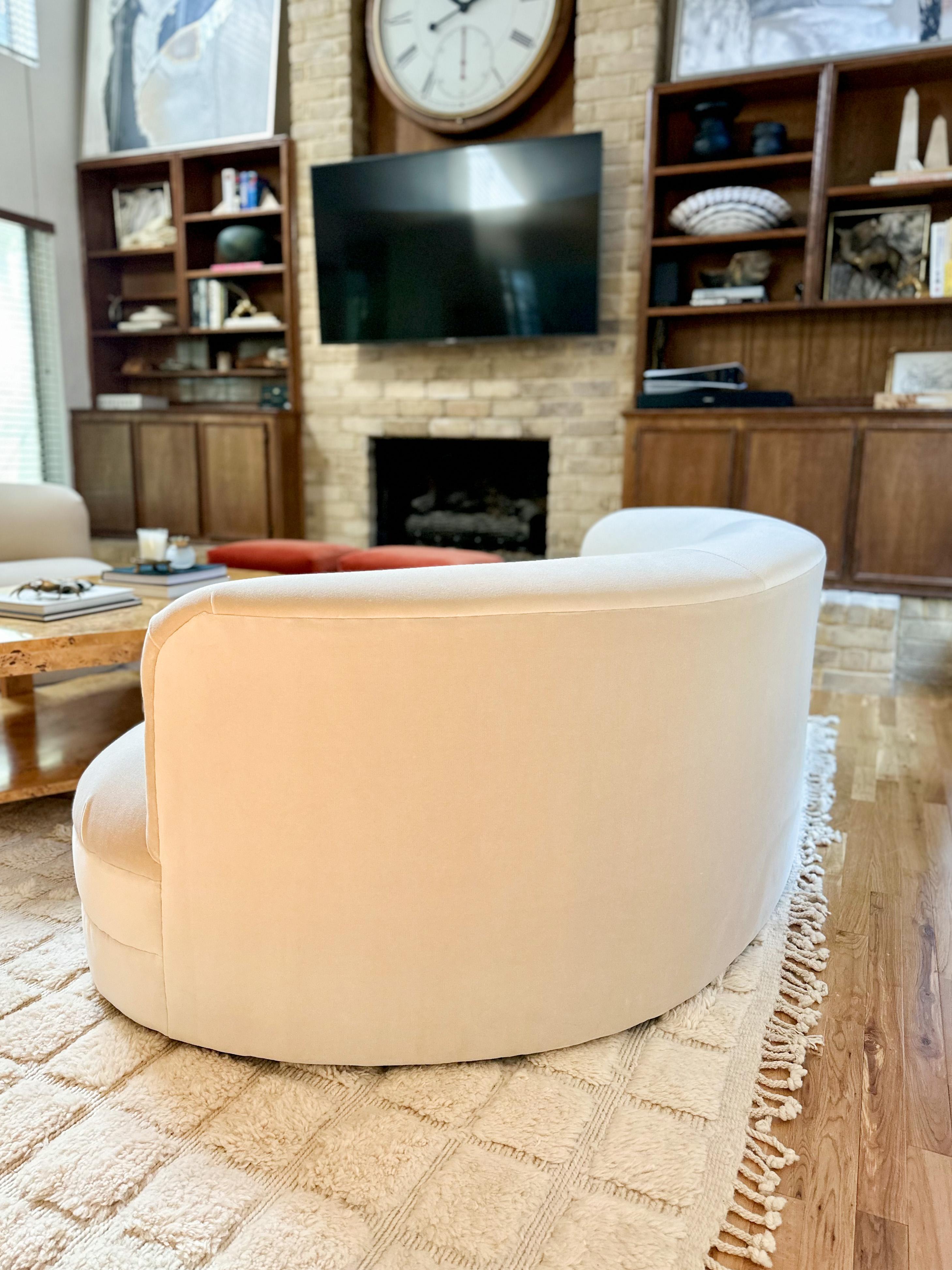 1980s Weiman Kidney-Shaped Sofas, a Pair In Excellent Condition In Houston, TX