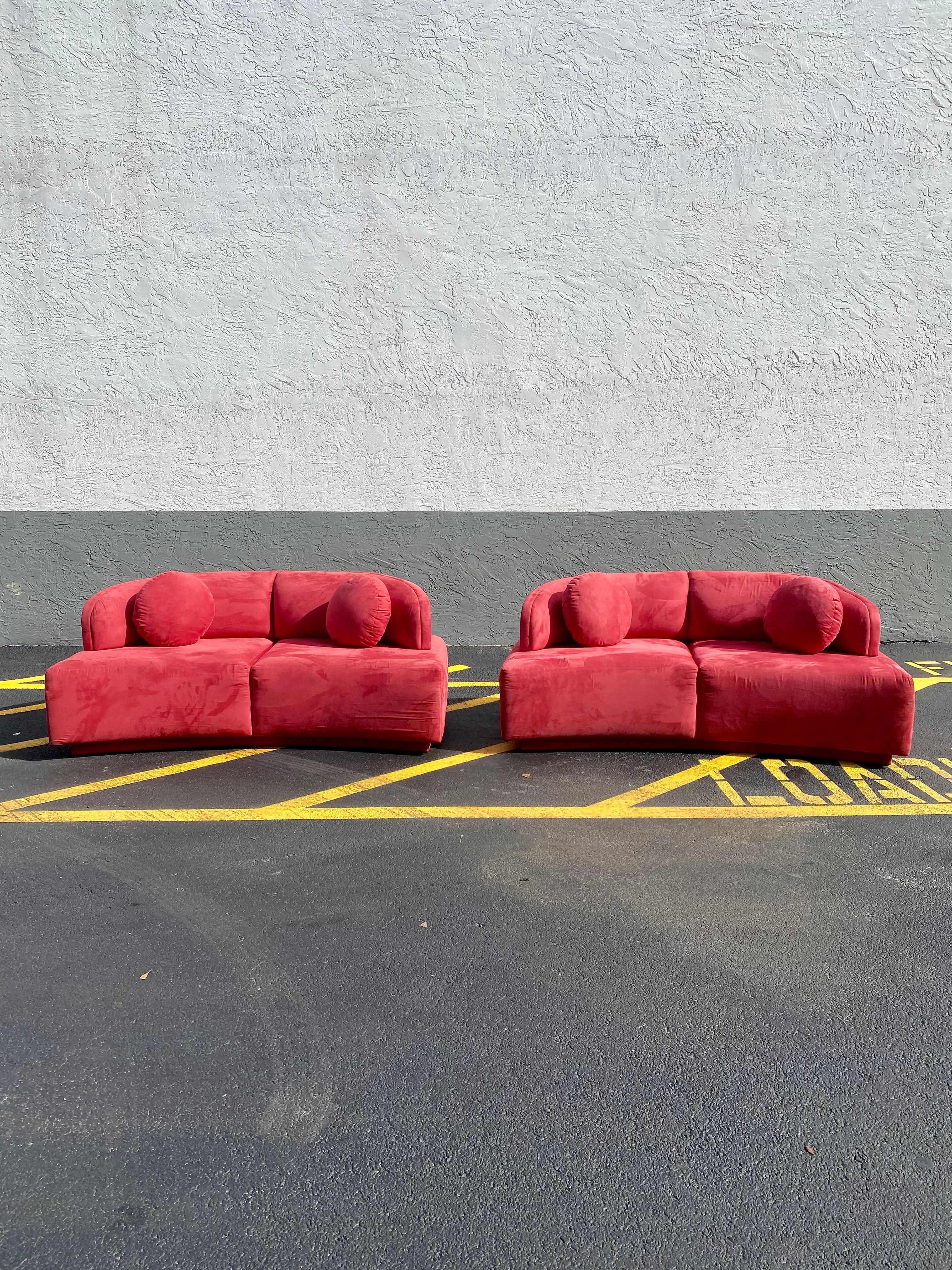 On offer on this occasion is one of the most stunning, cloud sofa set you could hope to find. This is an ultra-rare opportunity to acquire Outstanding design is exhibited throughout. The beautiful setis statement piece which is also extremely