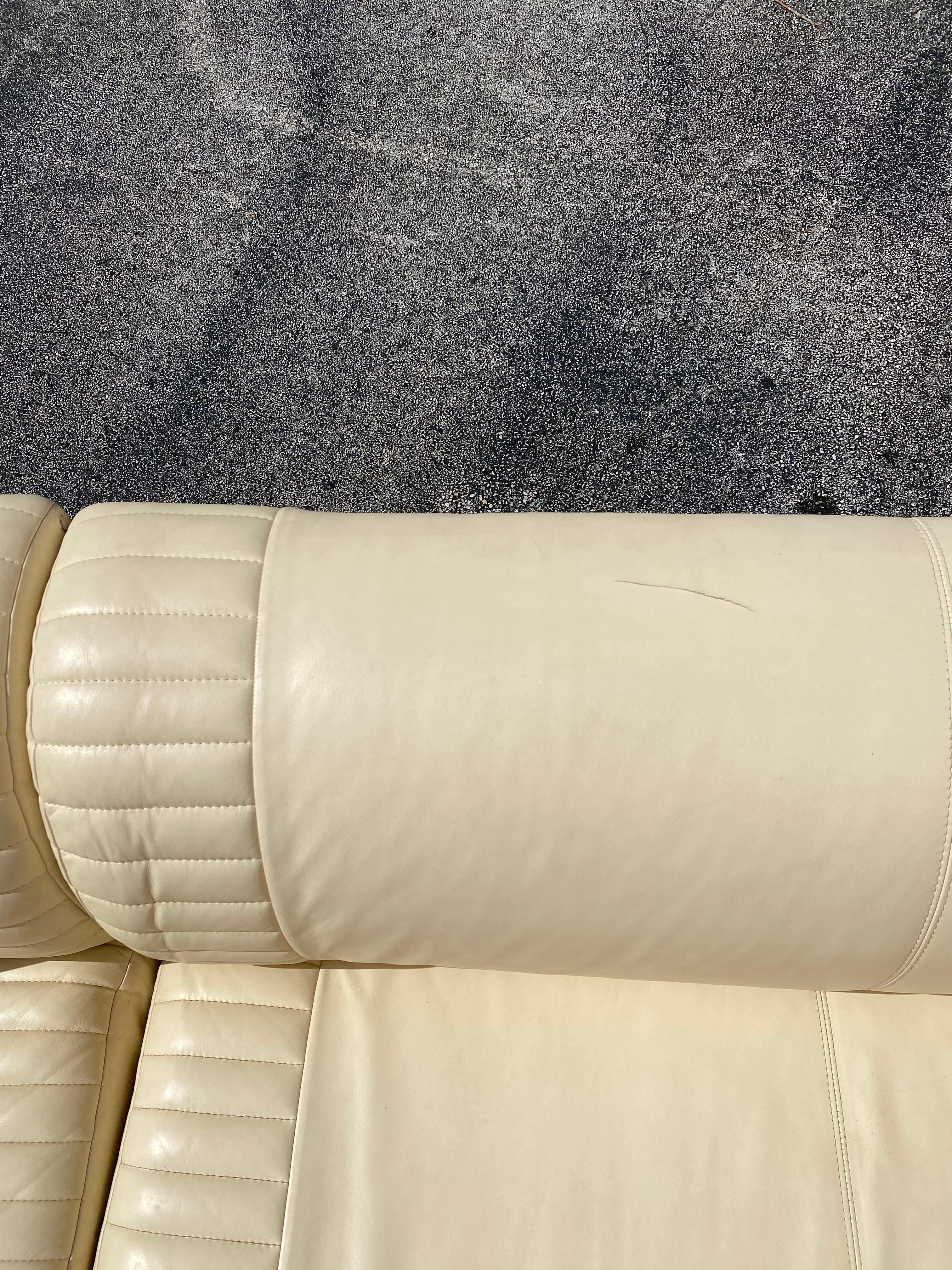 1980s Weiman Serpentine Modular Beige Leather Sectional For Sale 12
