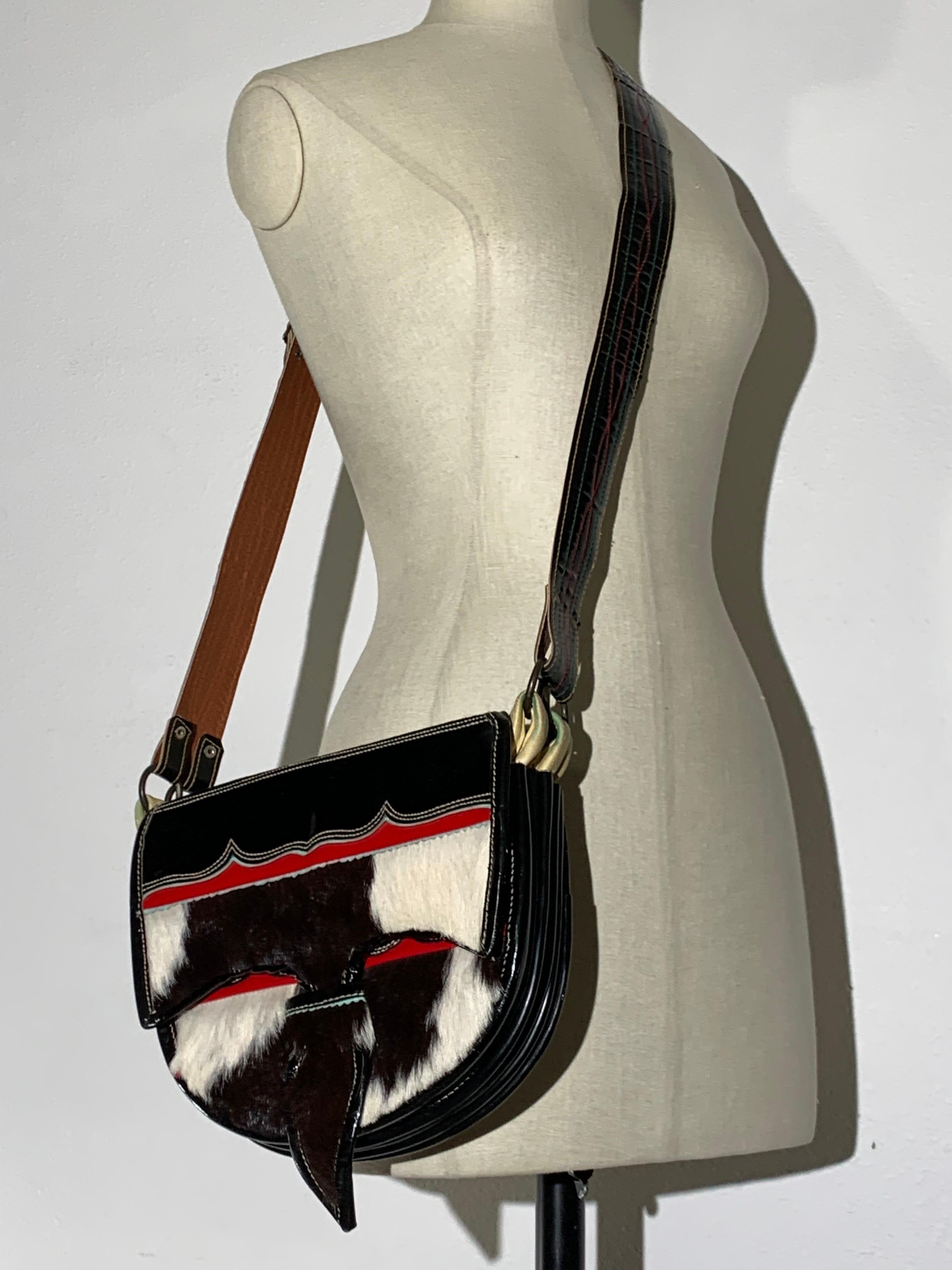 1980s Western-Inspired Black/White Cowhide & Patent Leather Saddle Shoulder Bag For Sale 4
