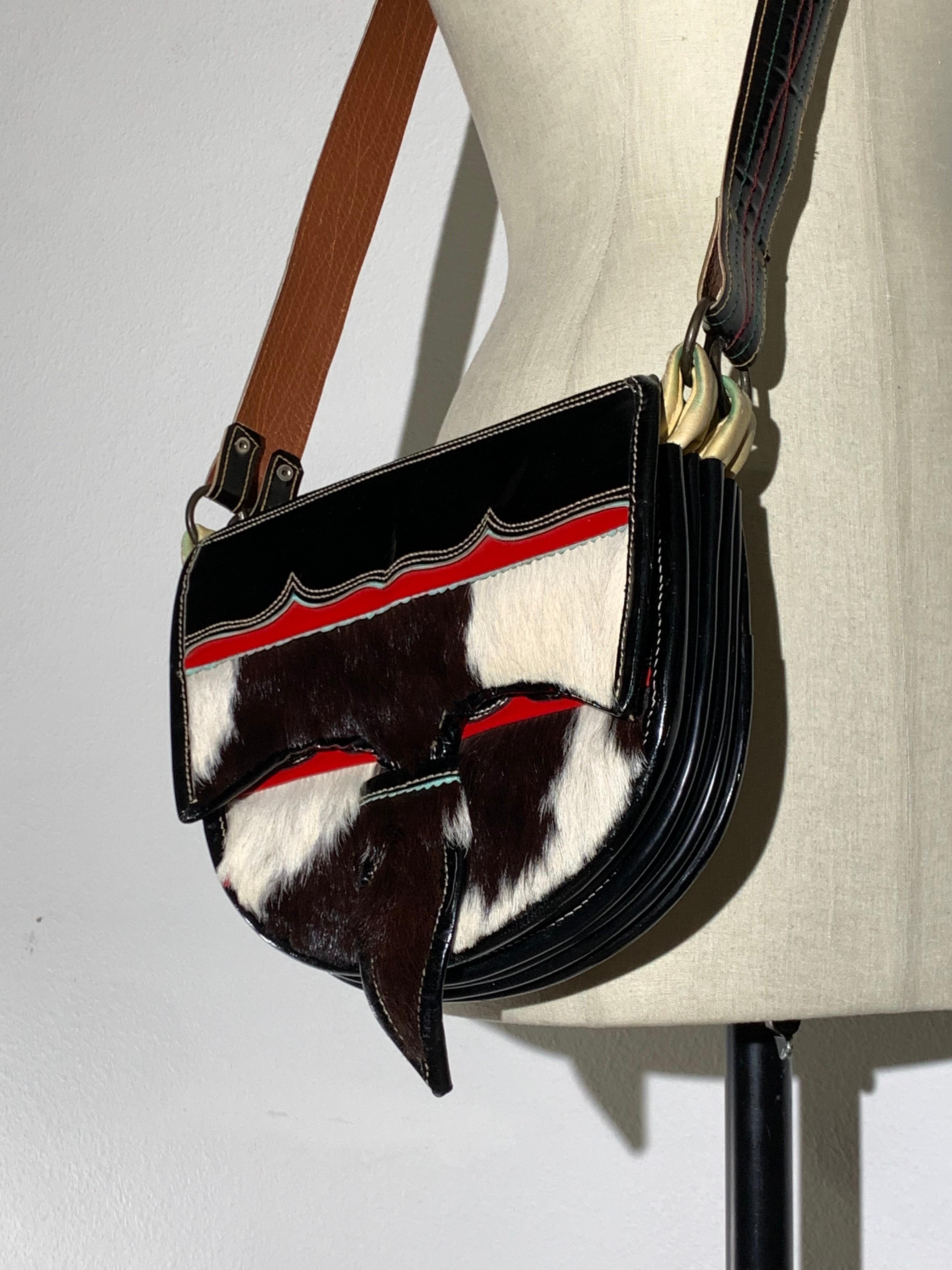 1980s Western-Inspired Black/White Cowhide & Patent Leather Saddle Shoulder Bag For Sale 5