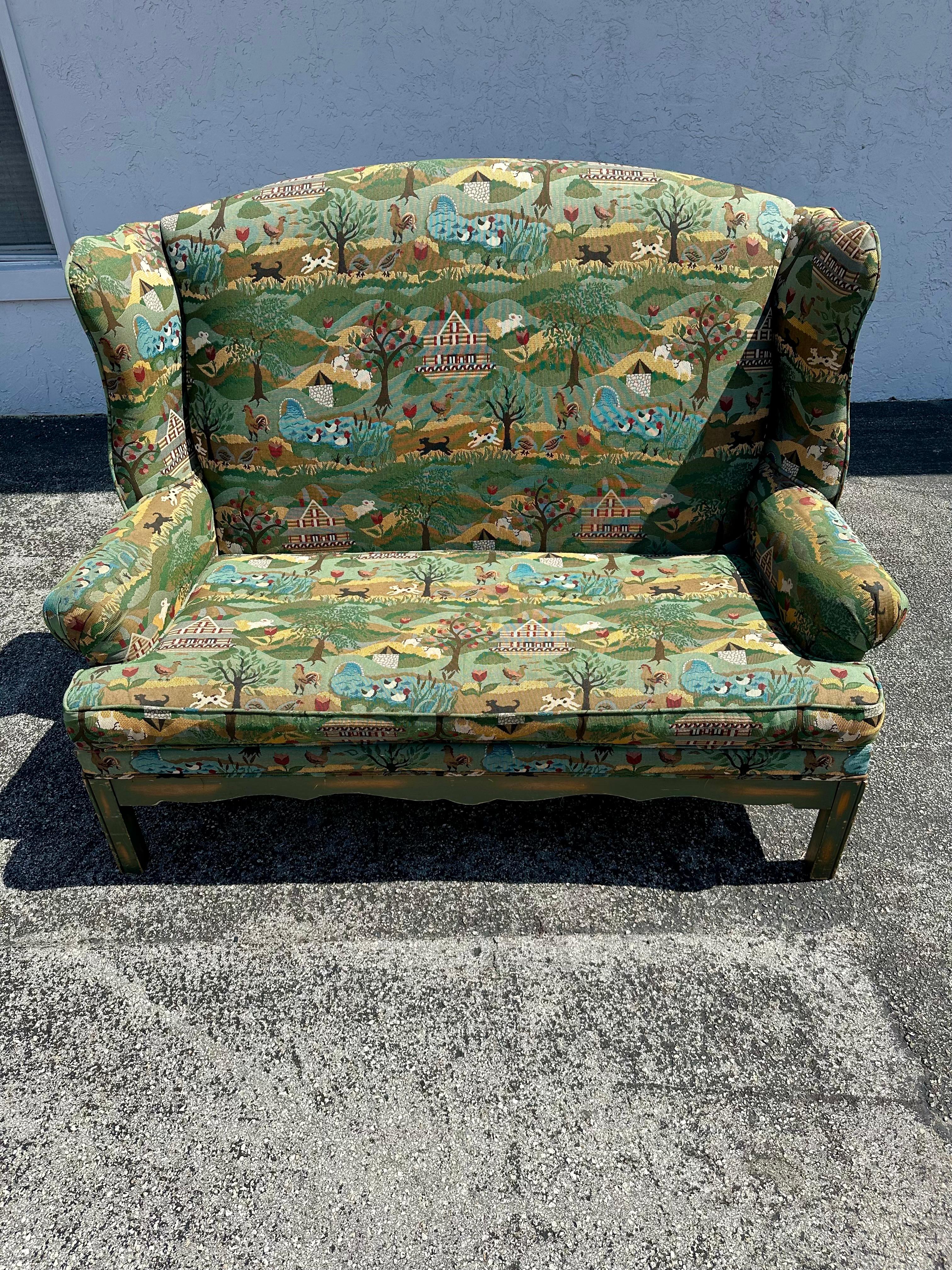 Artisanat Canapé Wingback fantaisiste des années 1970, motif animal vert et serpentin coloré en vente
