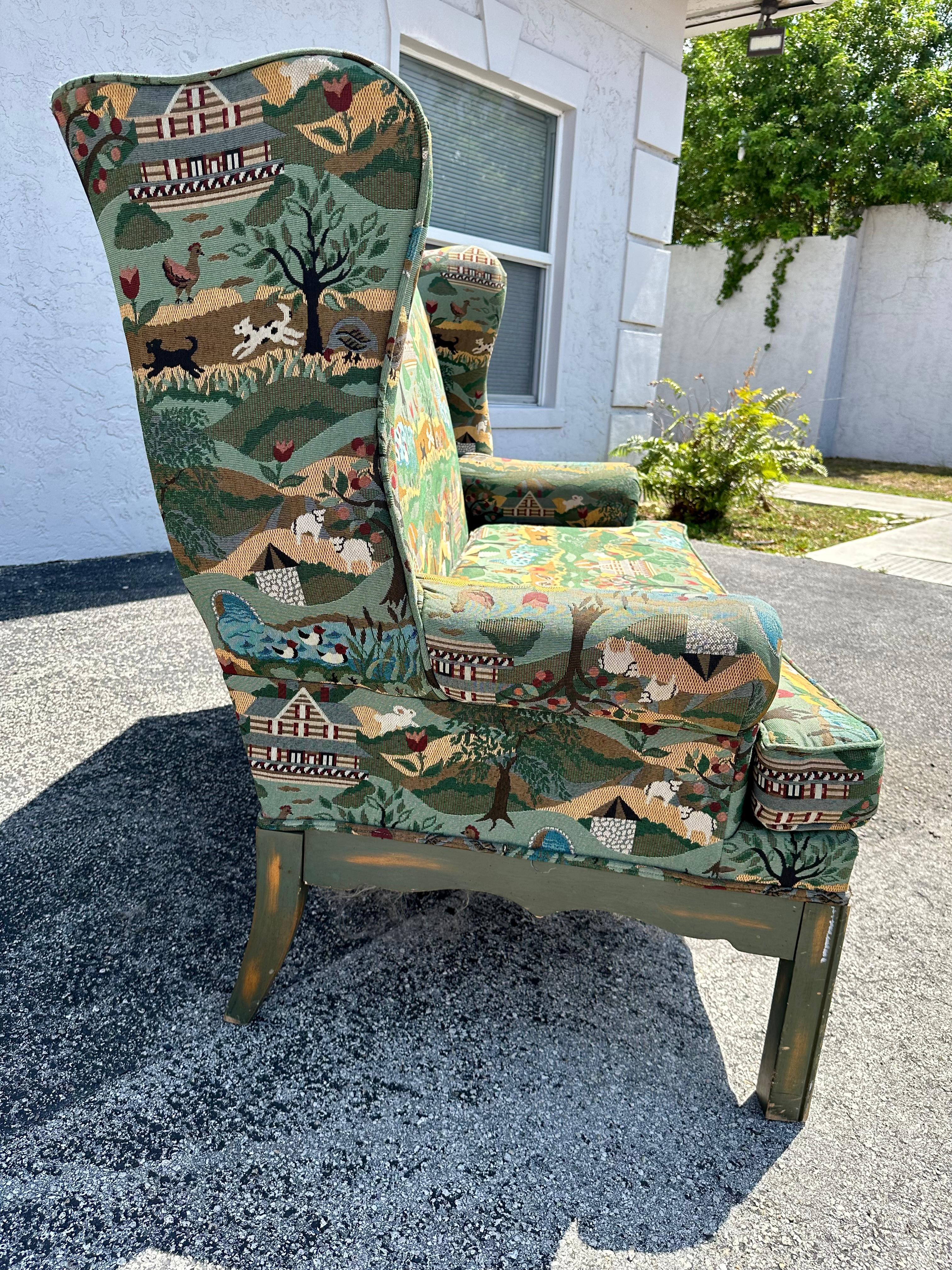 Textile Canapé Wingback fantaisiste des années 1970, motif animal vert et serpentin coloré en vente