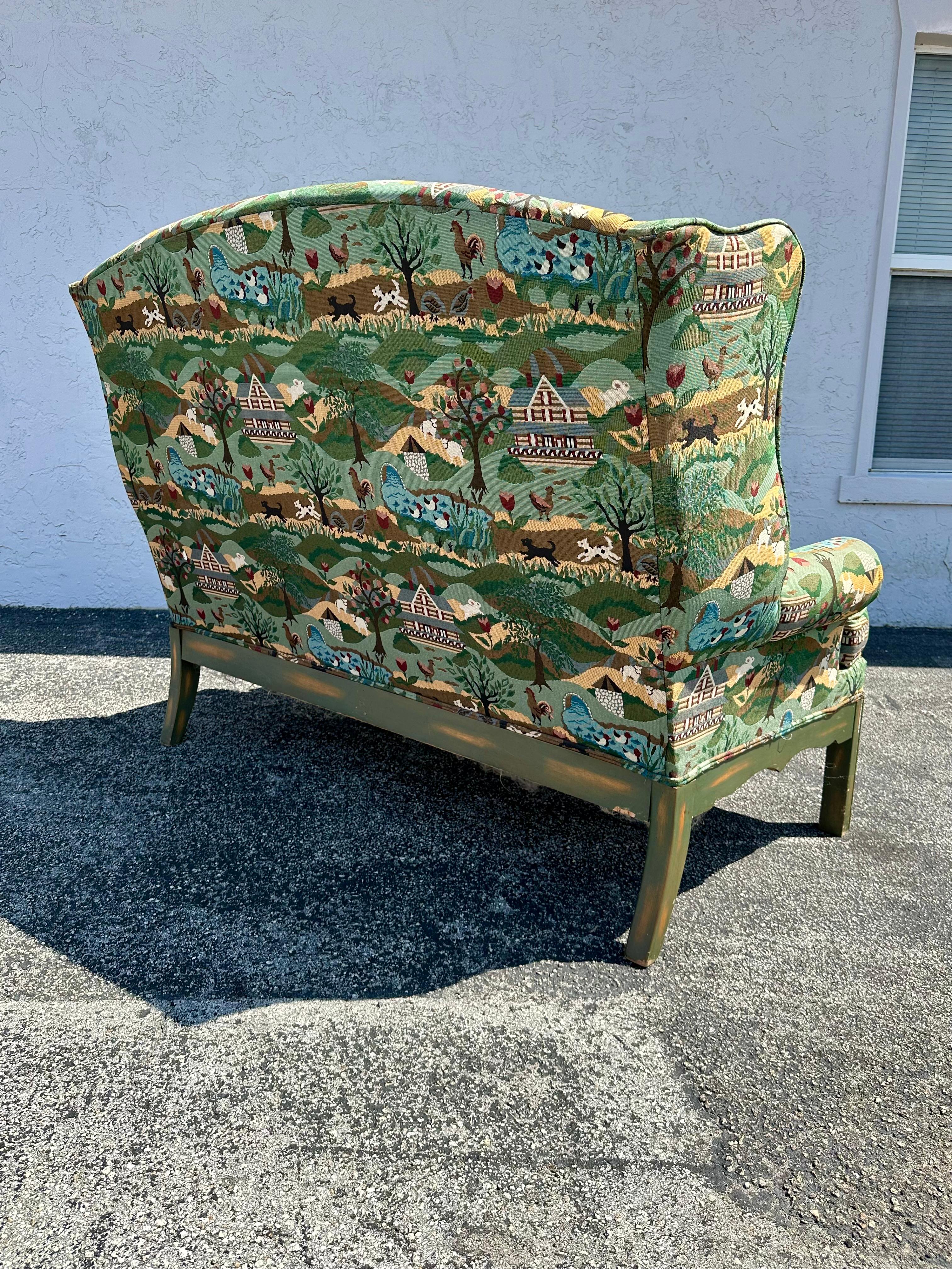 Canapé Wingback fantaisiste des années 1970, motif animal vert et serpentin coloré en vente 1