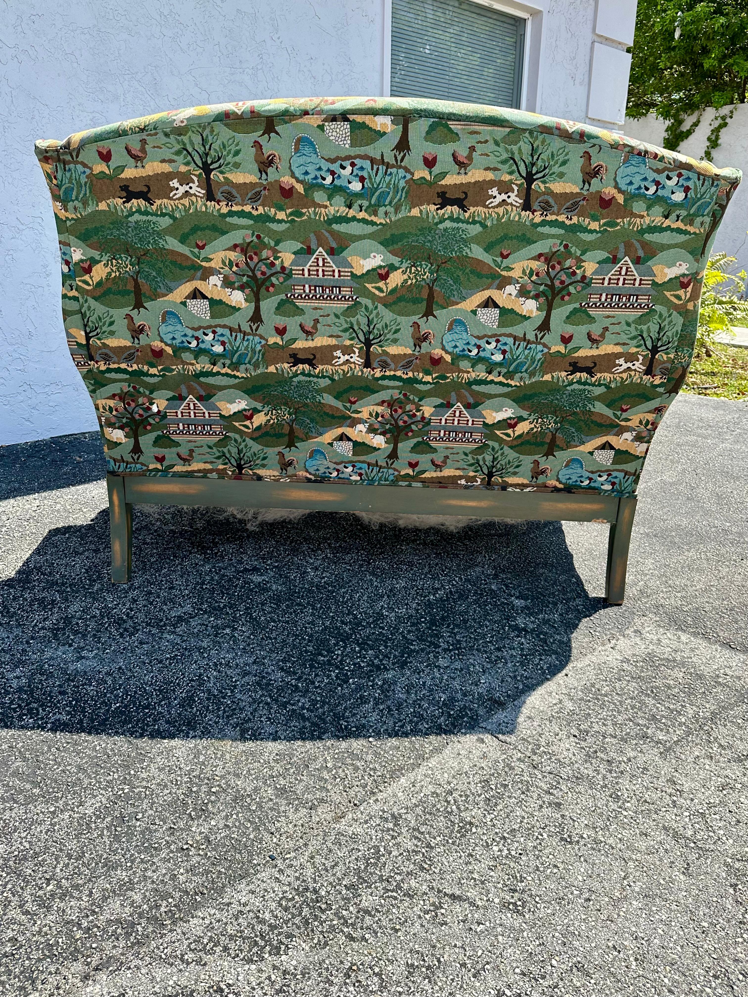 Canapé Wingback fantaisiste des années 1970, motif animal vert et serpentin coloré en vente 2