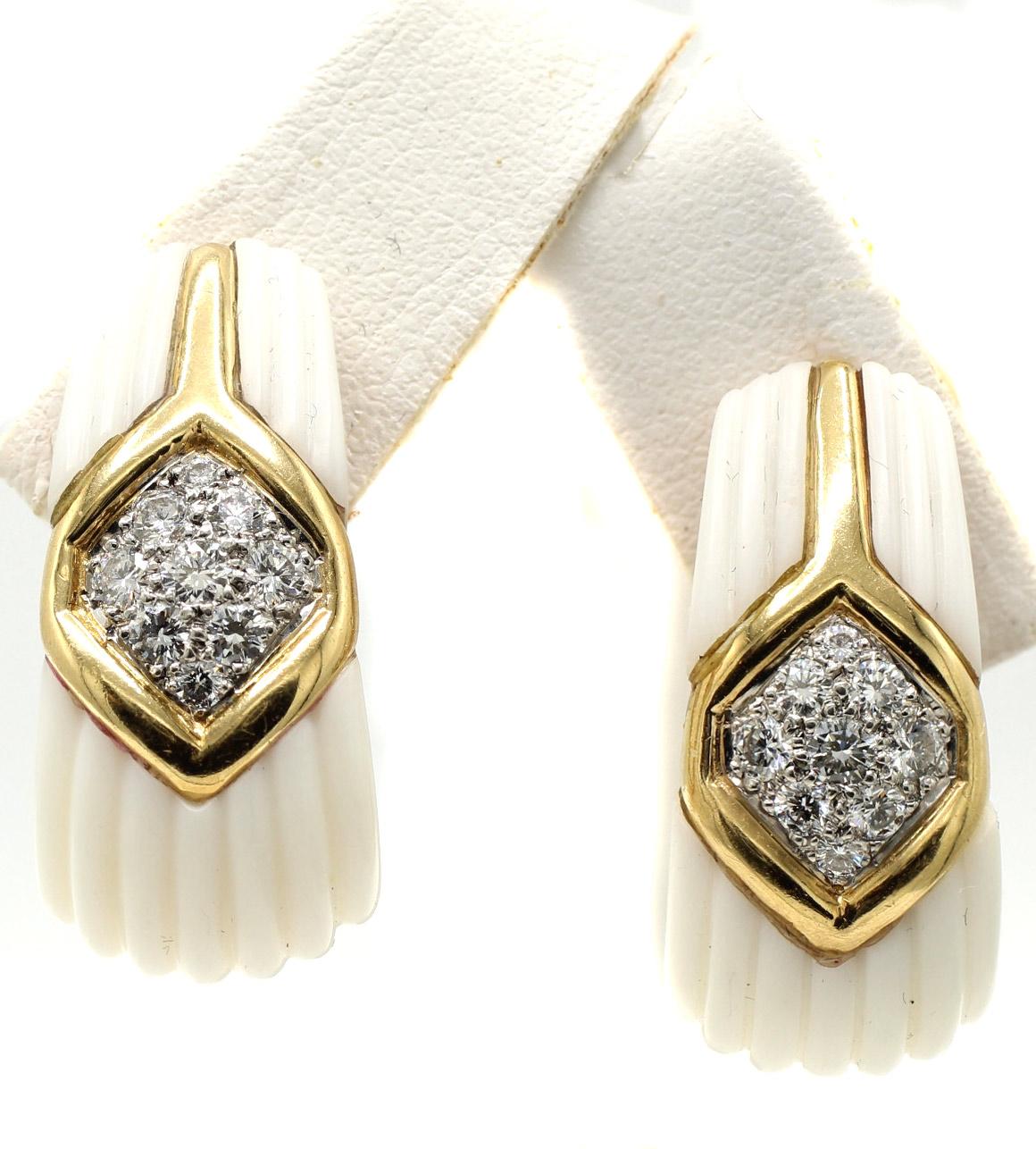 Femenino o masculino Pendientes Oro Amarillo 18 Kilates Coral Blanco Diamante Años 80 en venta