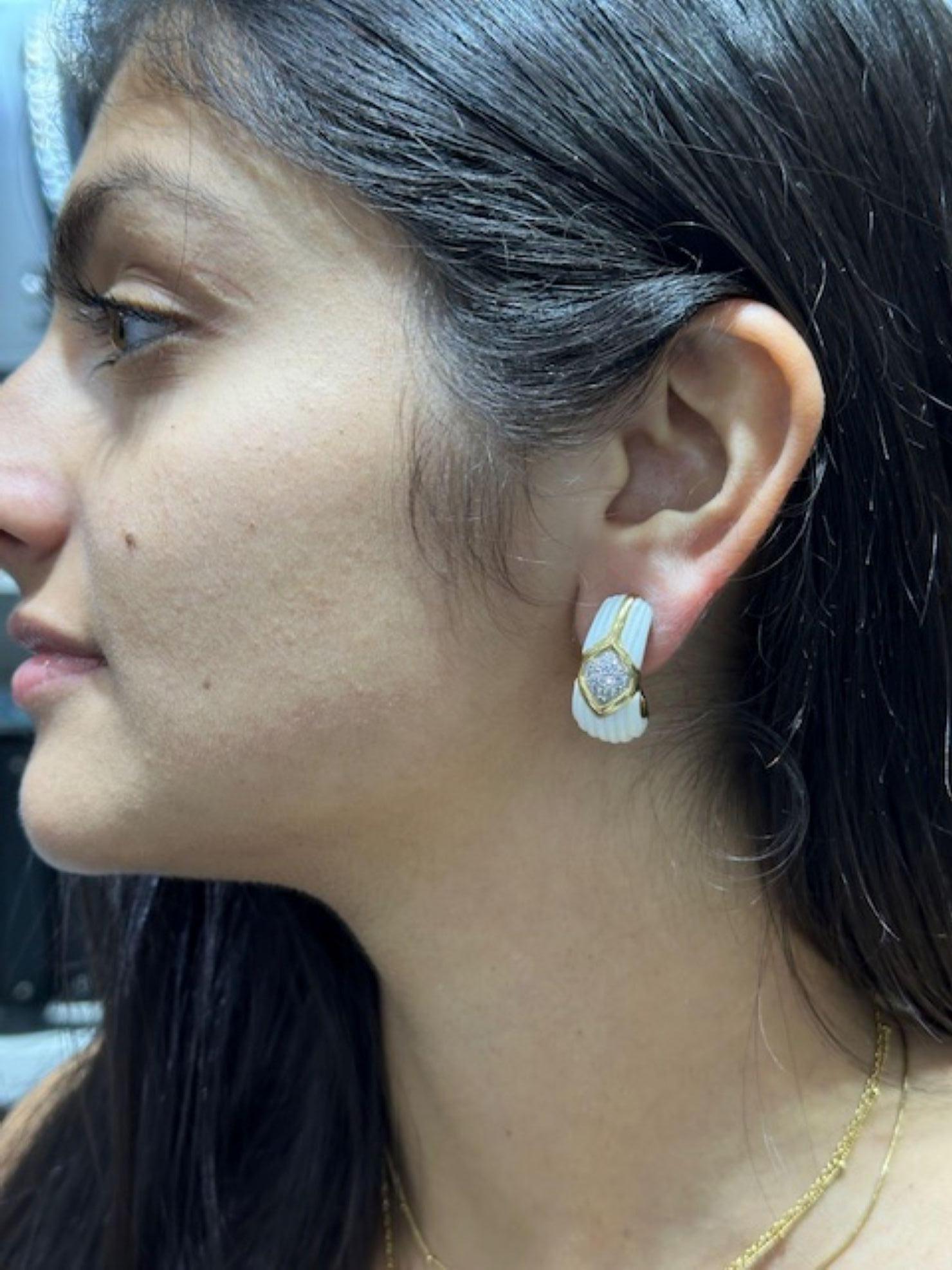 Pendientes Oro Amarillo 18 Kilates Coral Blanco Diamante Años 80 en venta 3