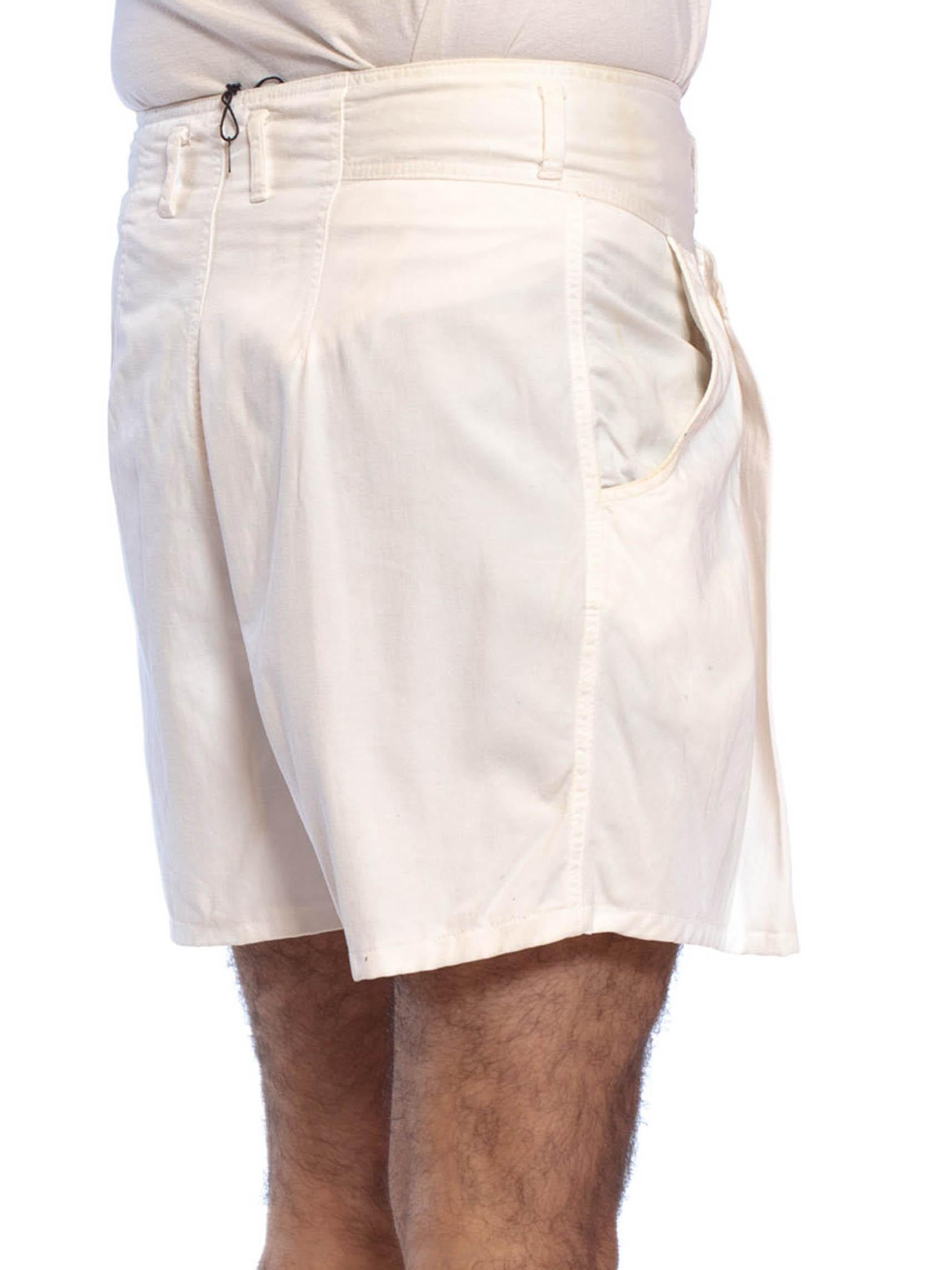 1980'S White Cotton Twill High Waisted Pleated  Shorts For Sale 3