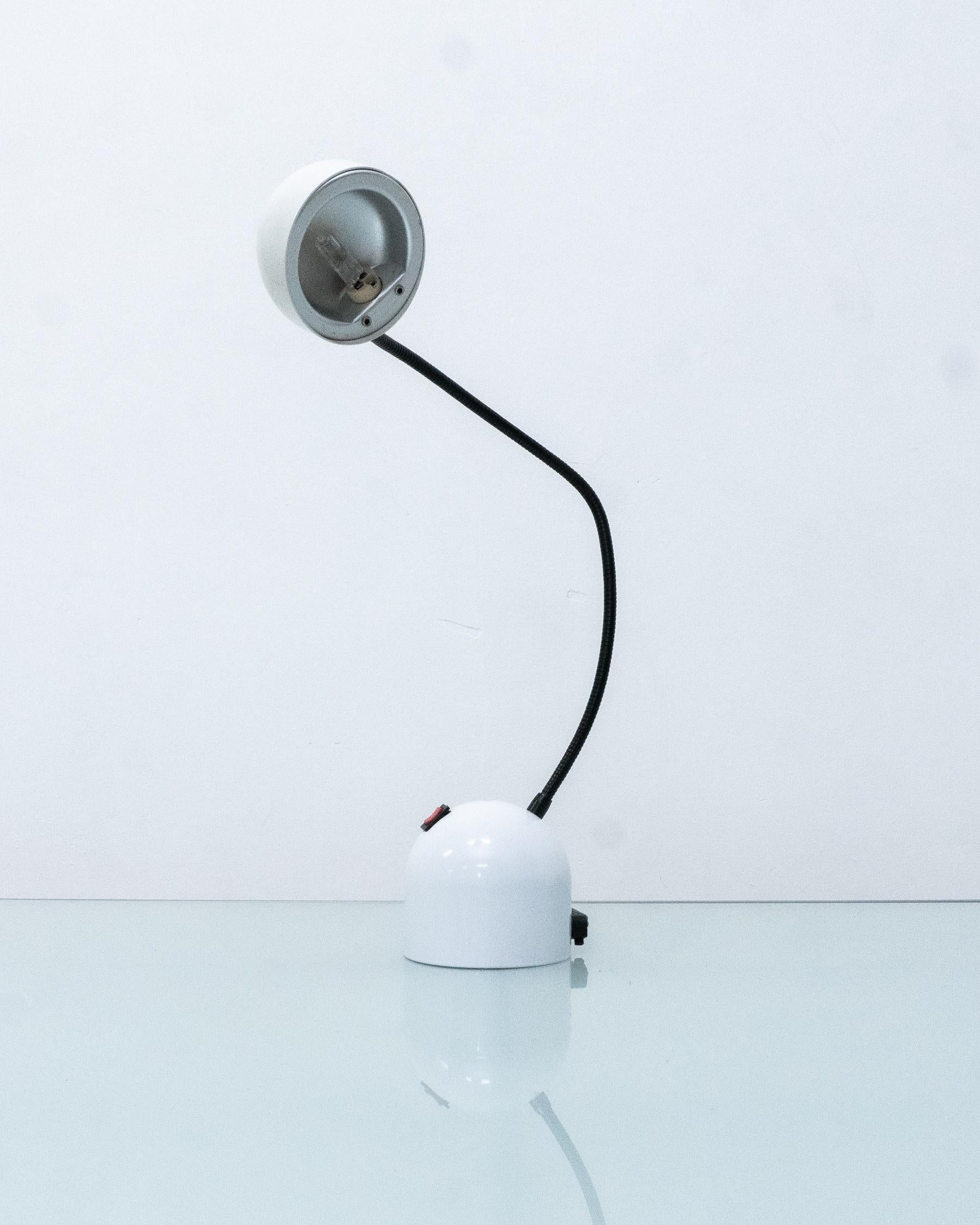 Lámpara de cuello de cisne Gammalux blanca y crema de los años 80, Made in Italy Posmoderno en venta