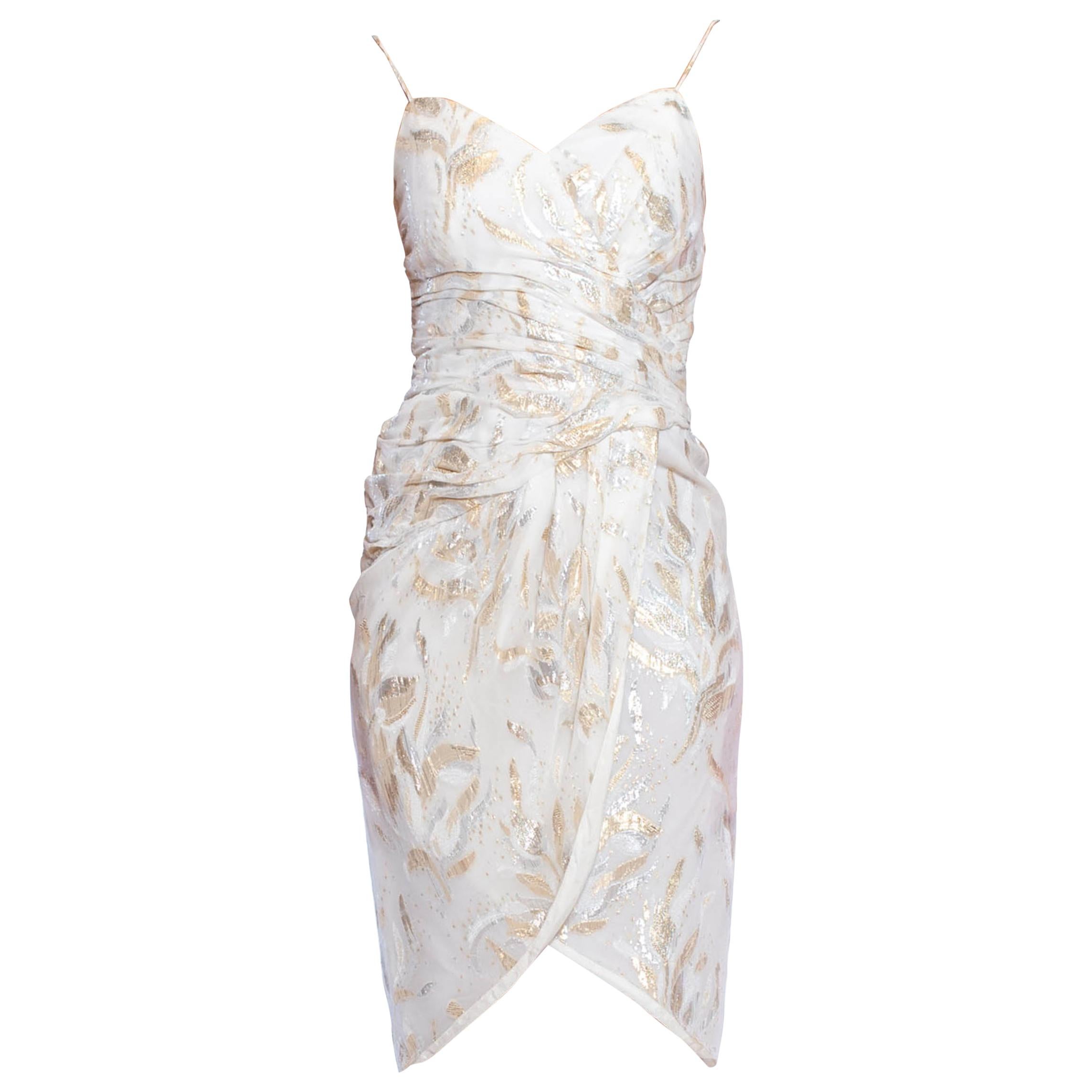 Robe de cocktail en mousseline de rayonne/Lurex Fil Coupé lamée or blanc des années 1980