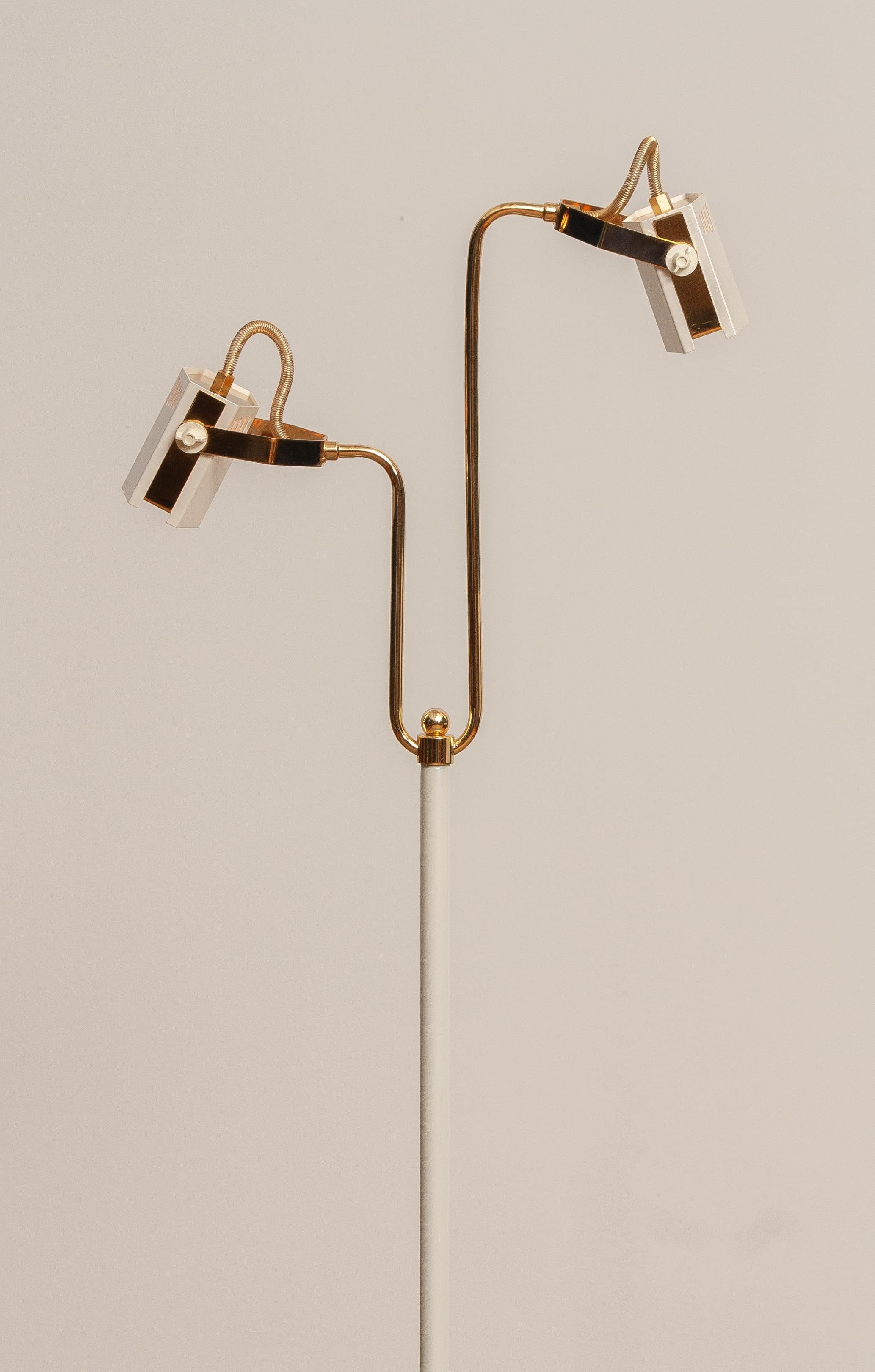 Italian 1980s, White-Pearl Lacquered Metal and Brass Halogen Floor Lamp from Italy For Sale