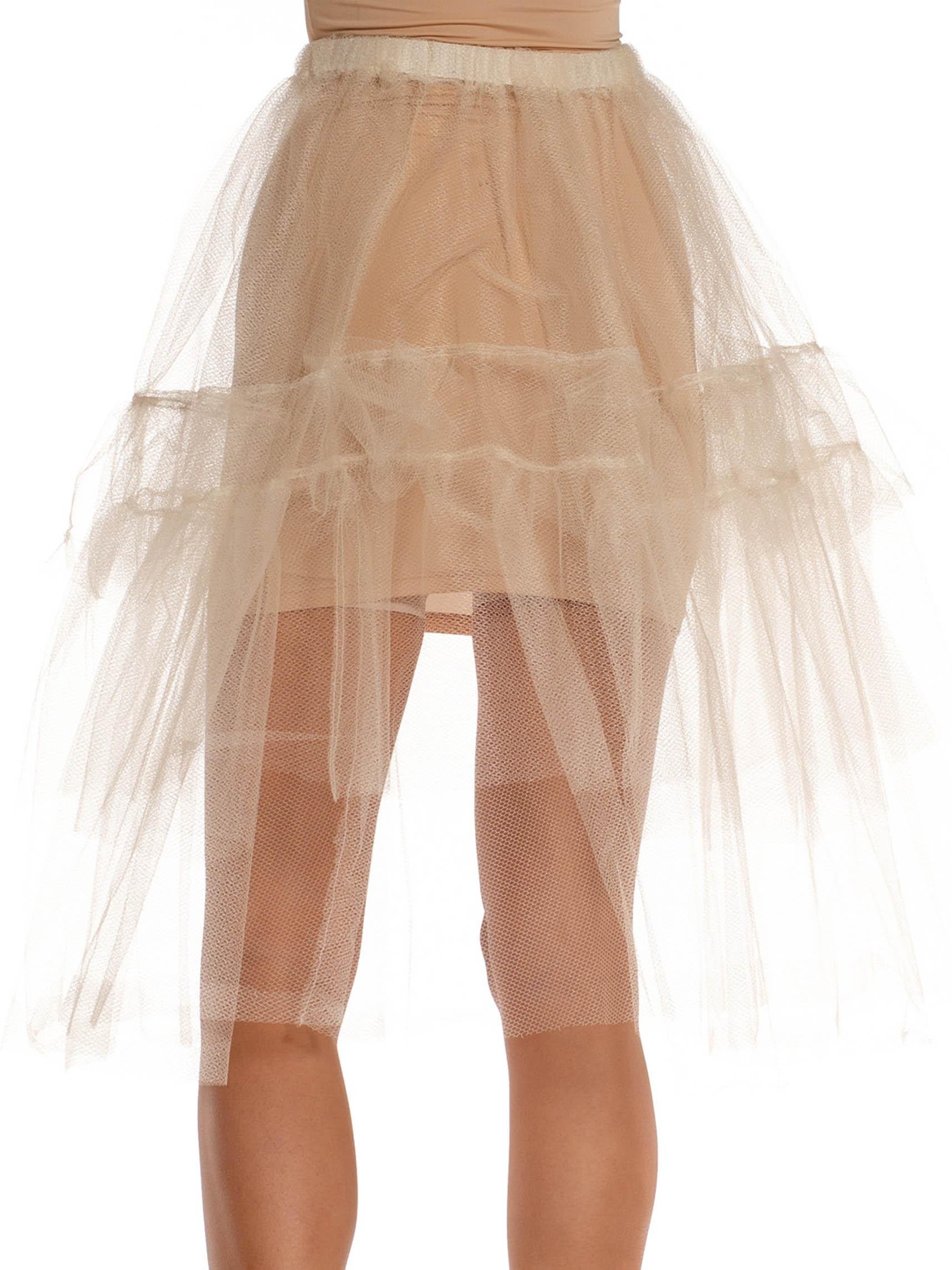 1980S White Tulle Tiered Tutu Skirt With Elastic Waistband In Excellent Condition For Sale In New York, NY