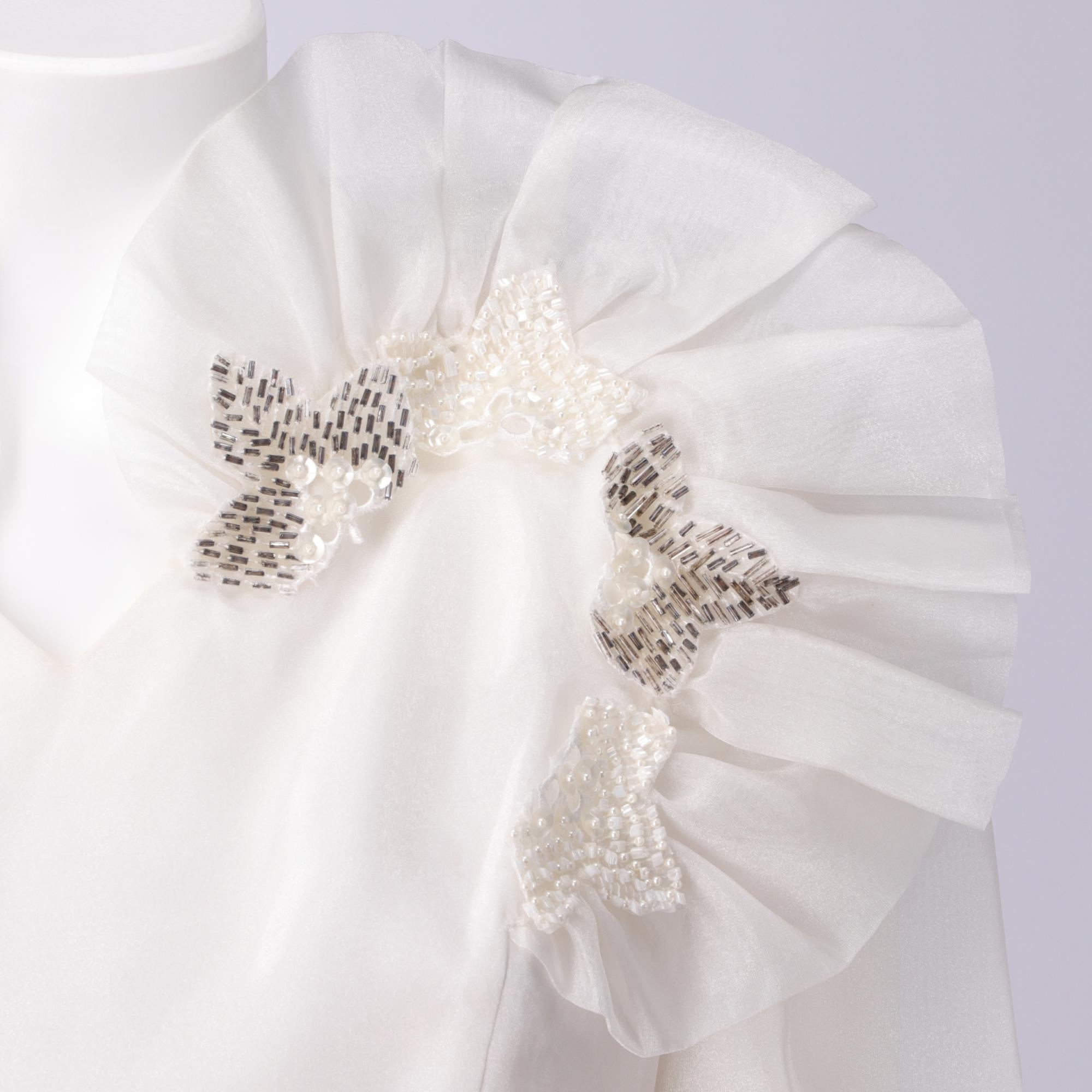 Weißes Hochzeitskleid aus den 1980er Jahren mit Volant im Angebot 2