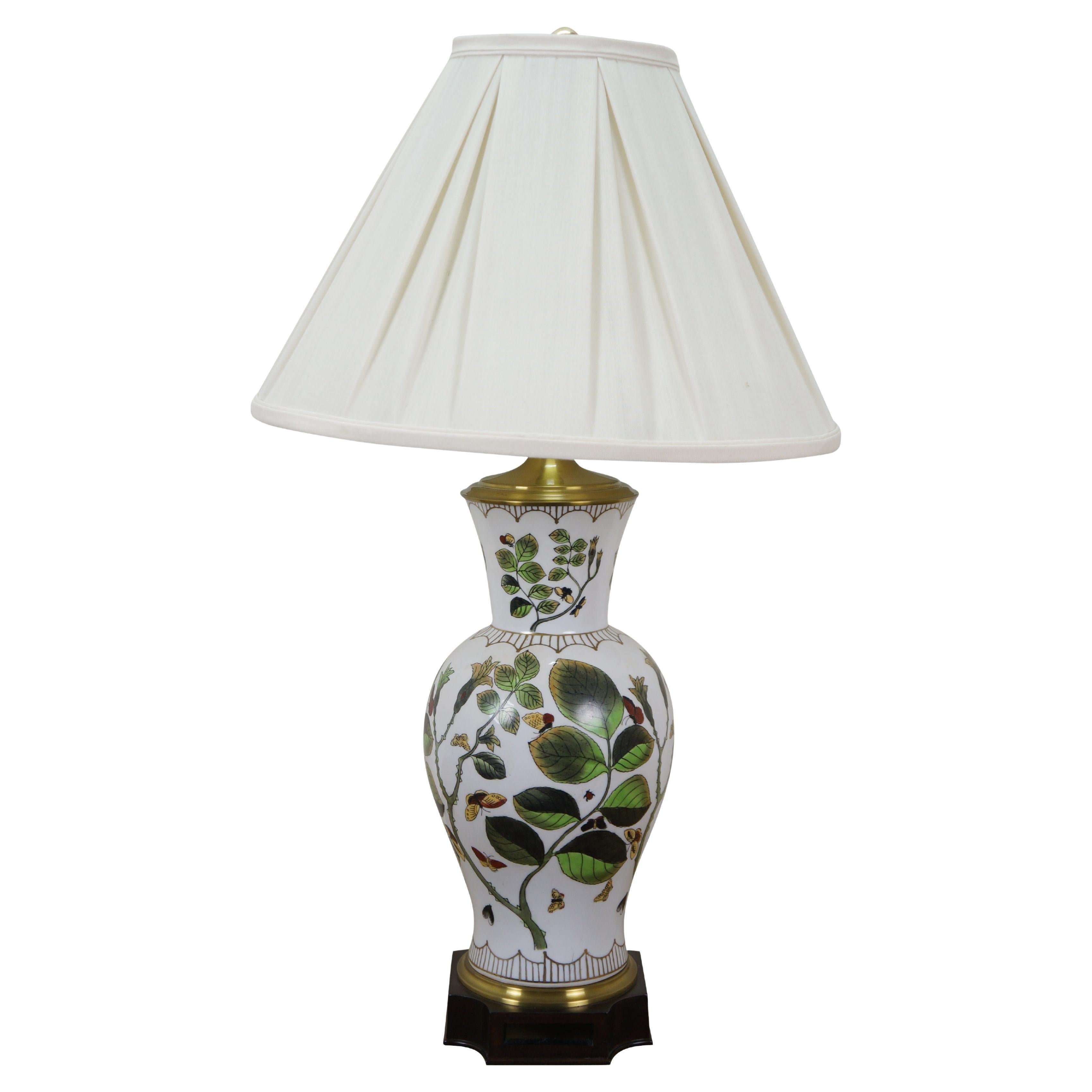 1980s Wildwood Chinoiserie Butterflies Leaves Ivy Table Lamp 31" en vente