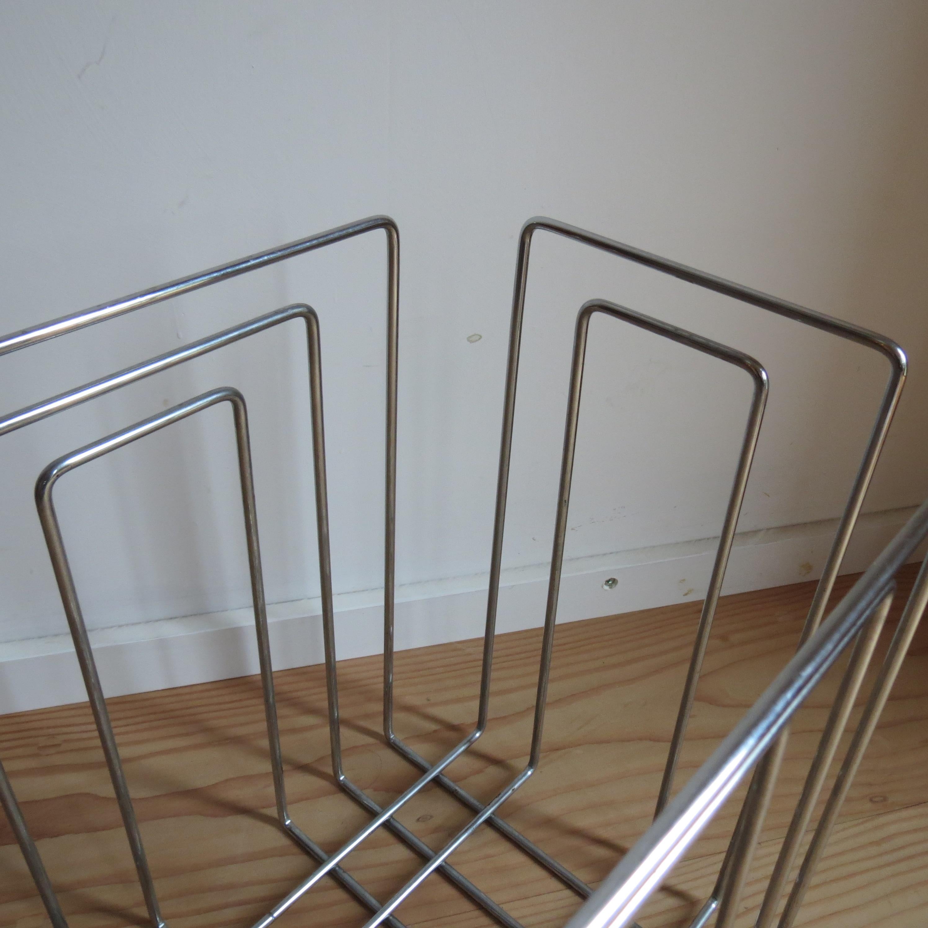 1980s Willi Glaeser Chrome Paper rack Magazine Rack Record Rack Swiss Midcentury In Good Condition For Sale In Stow on the Wold, GB