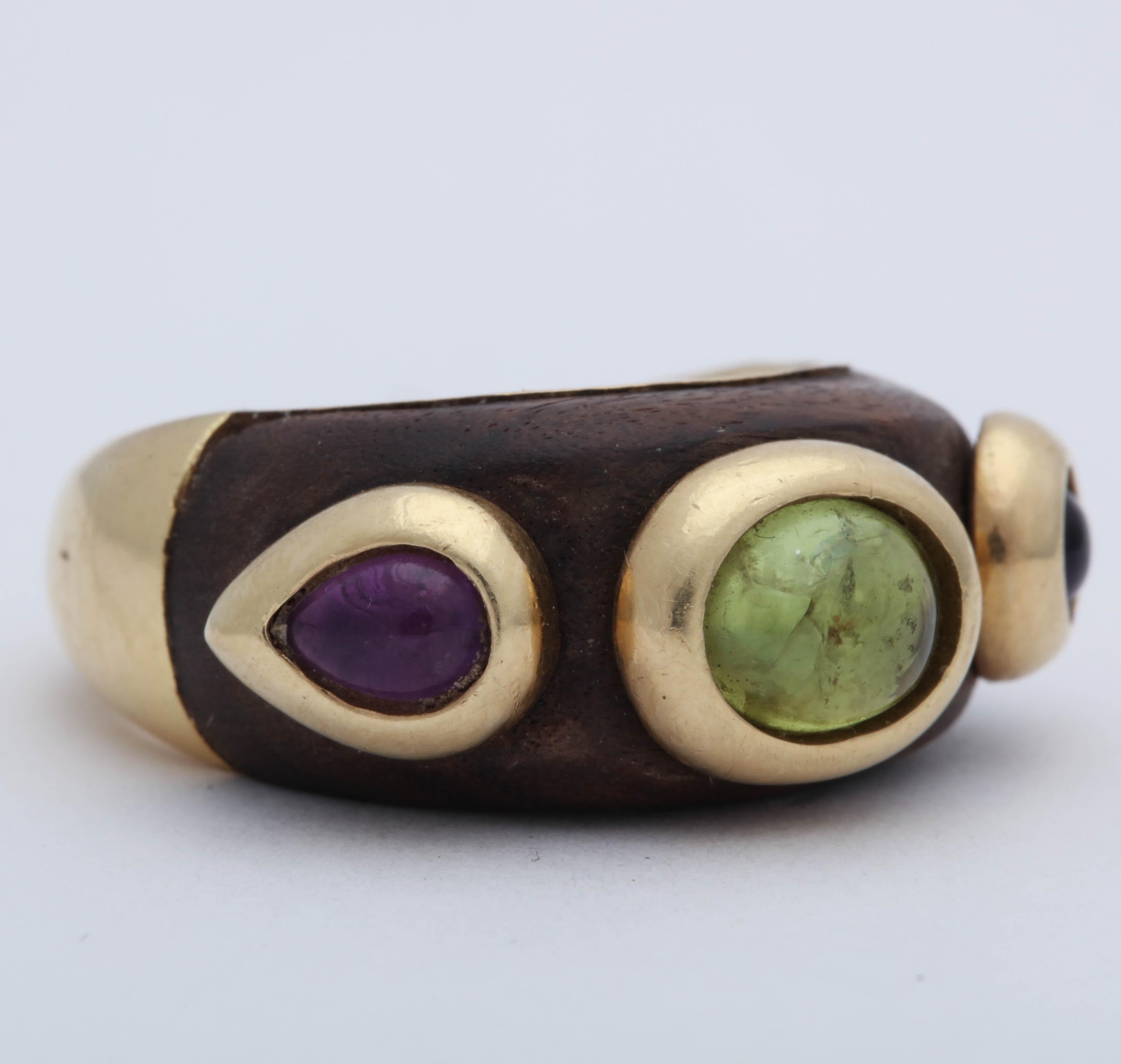 1980s Wood Amethyst with Cabochon Peridot Gold Cocktail Band Style Ring 1