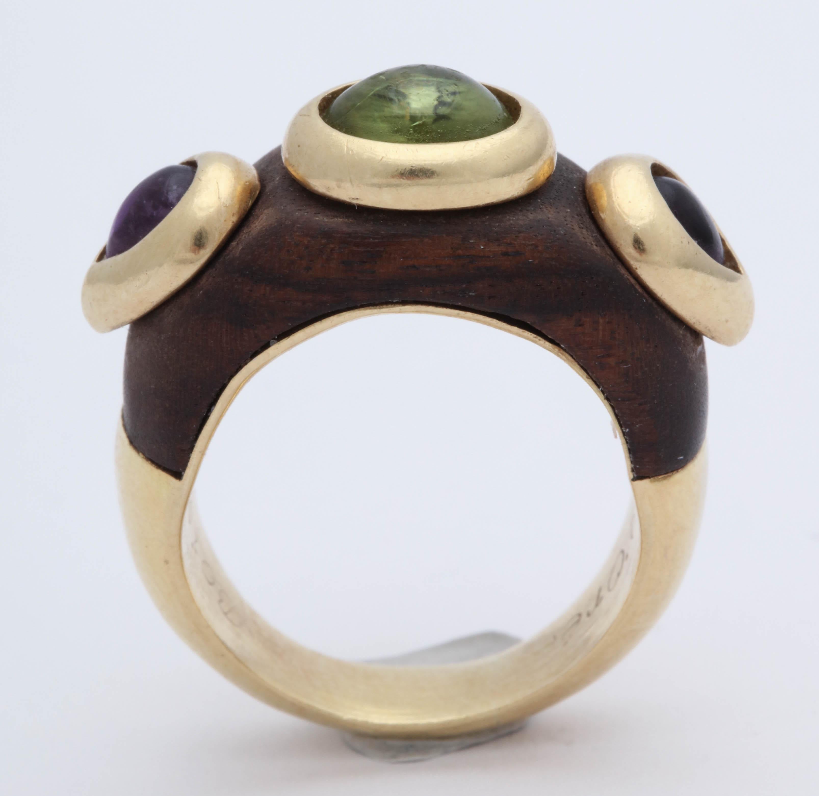 1980s Wood Amethyst with Cabochon Peridot Gold Cocktail Band Style Ring 3