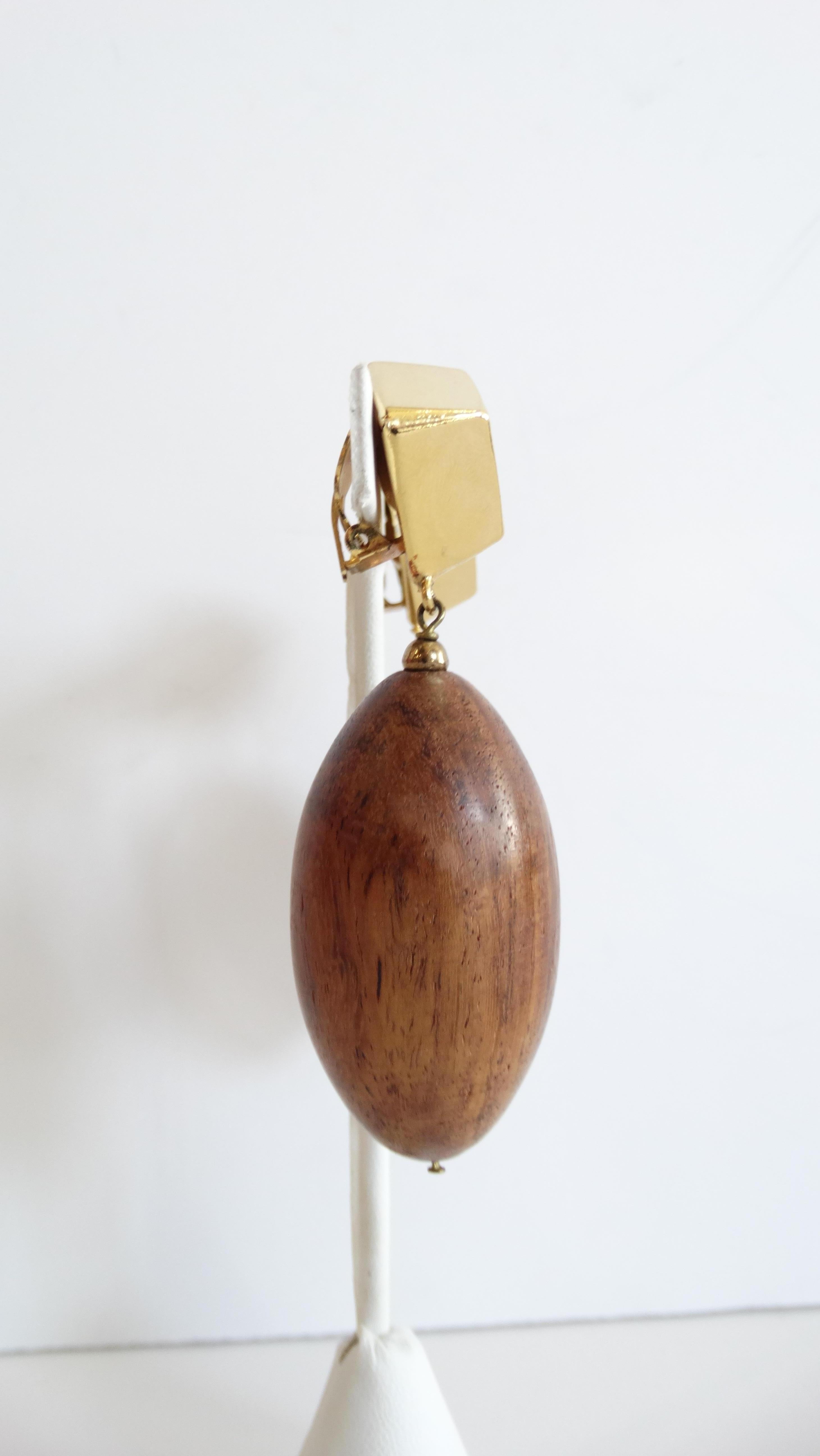 1980s Wooden Bead Drop Clip On Earrings 2