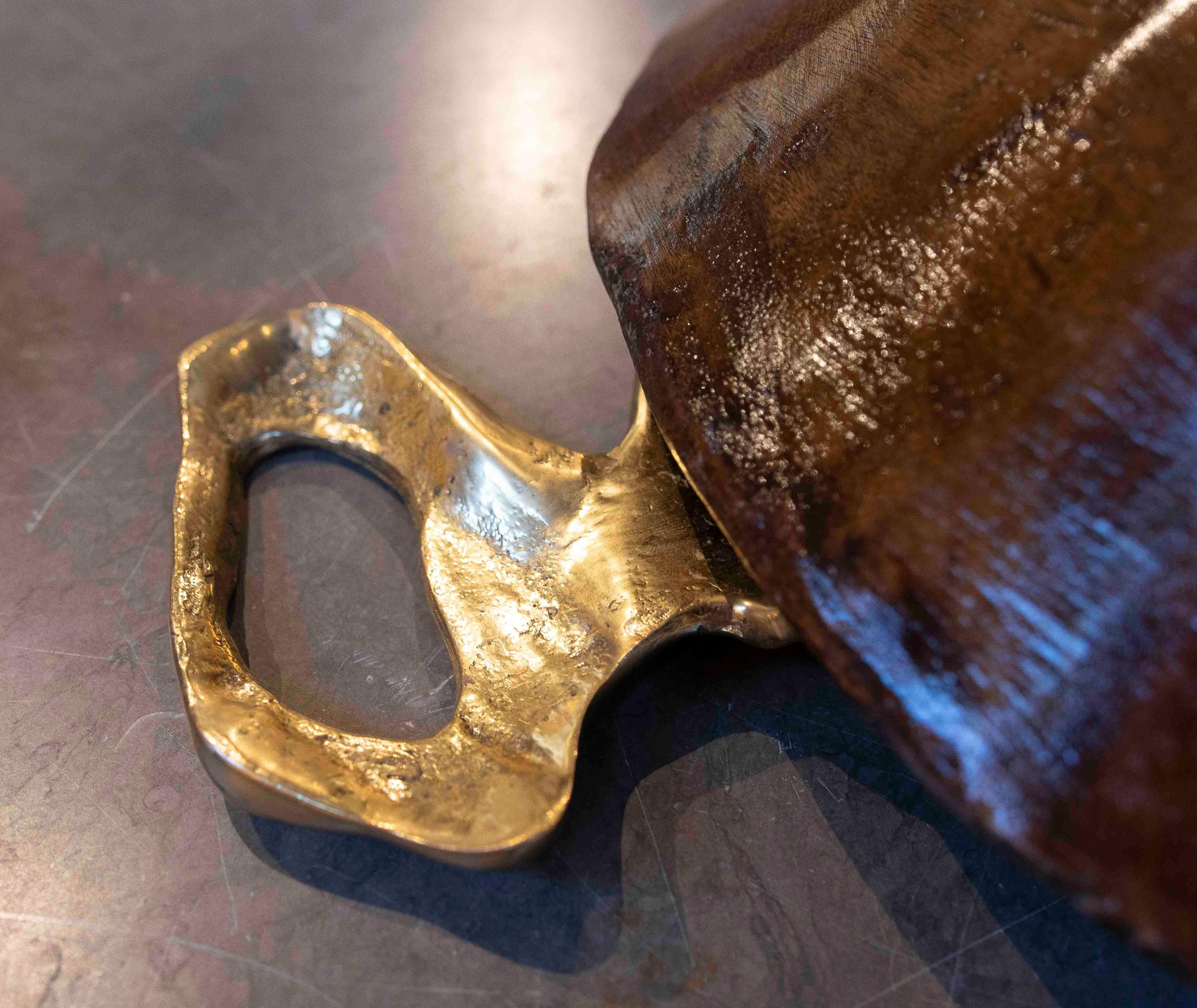 1980er Jahre hölzerner Tafelaufsatz mit Bronzegriffen, signiert von David Marshall im Angebot 6