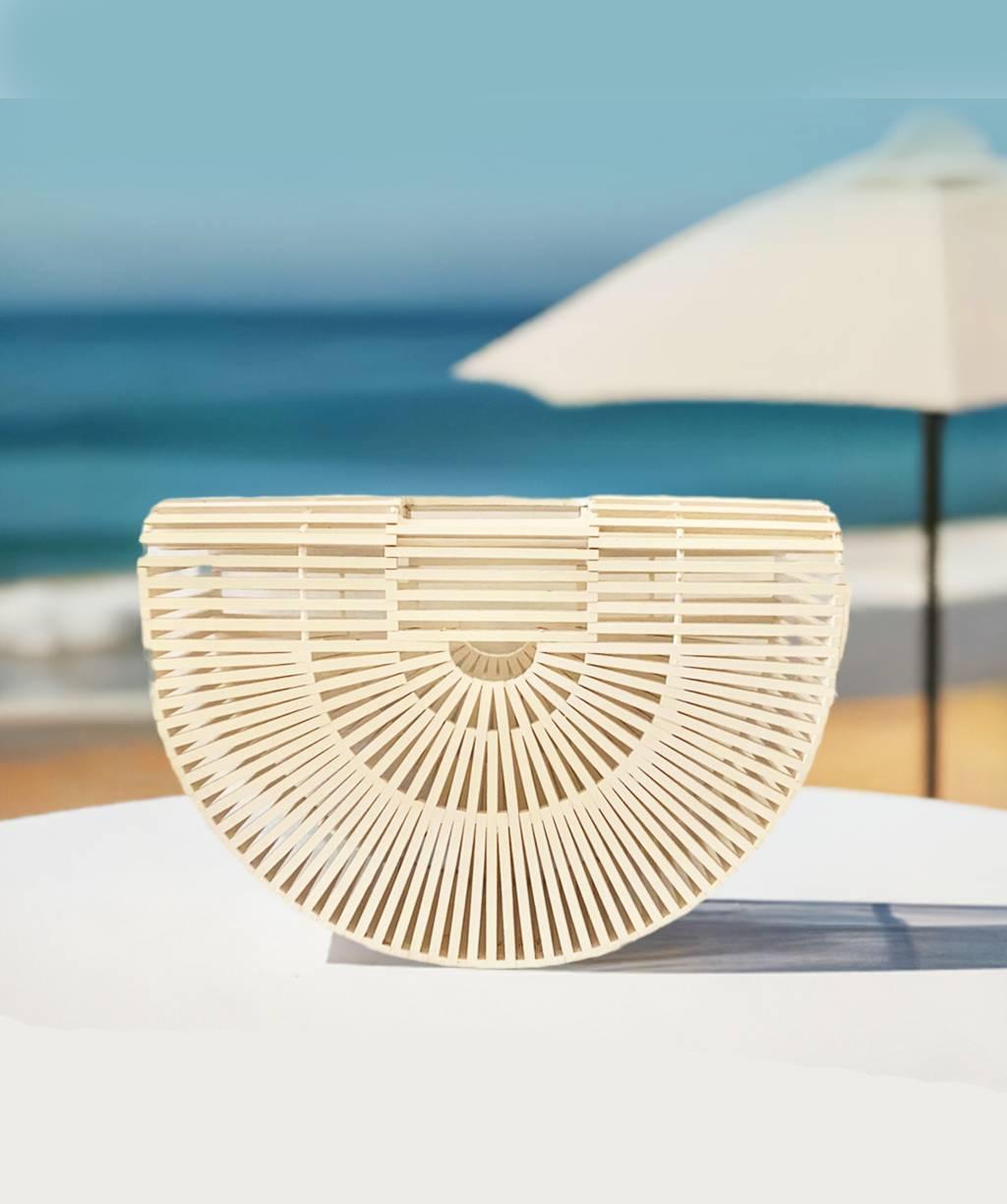 1980s Wooden White Slat Basket Top Handle Half Moon Beach bag For Sale 2