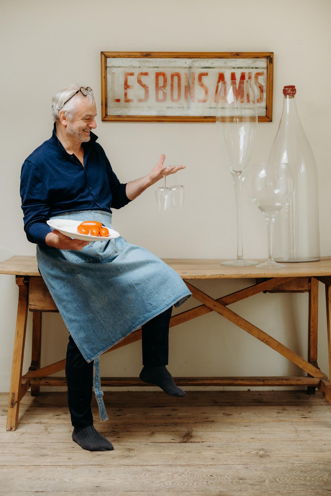 1980's xl Weinglas ... Werbeschild ... im Angebot 2