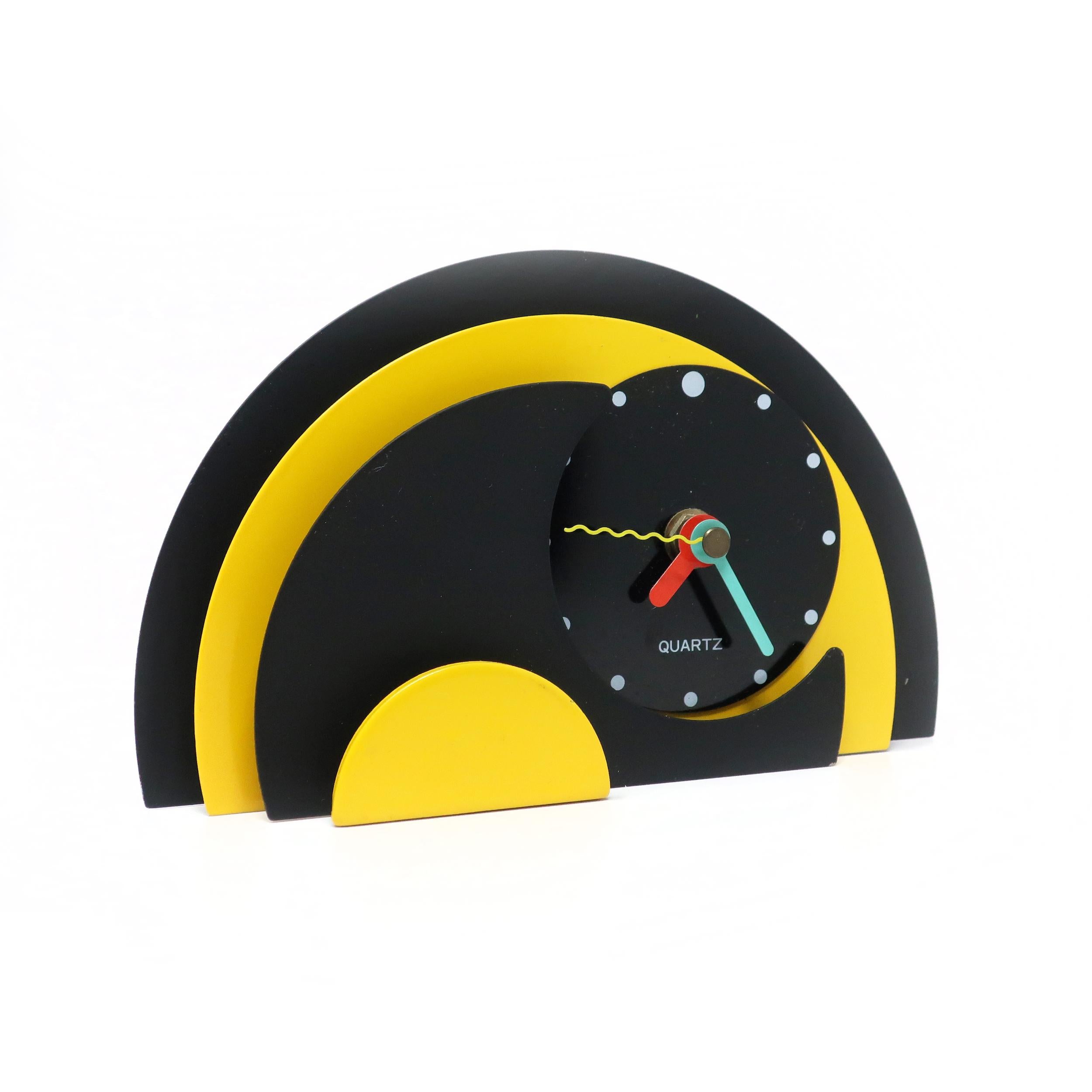 1980s Yellow & Black Stacked Desk or Mantel Clock In Good Condition For Sale In Brooklyn, NY