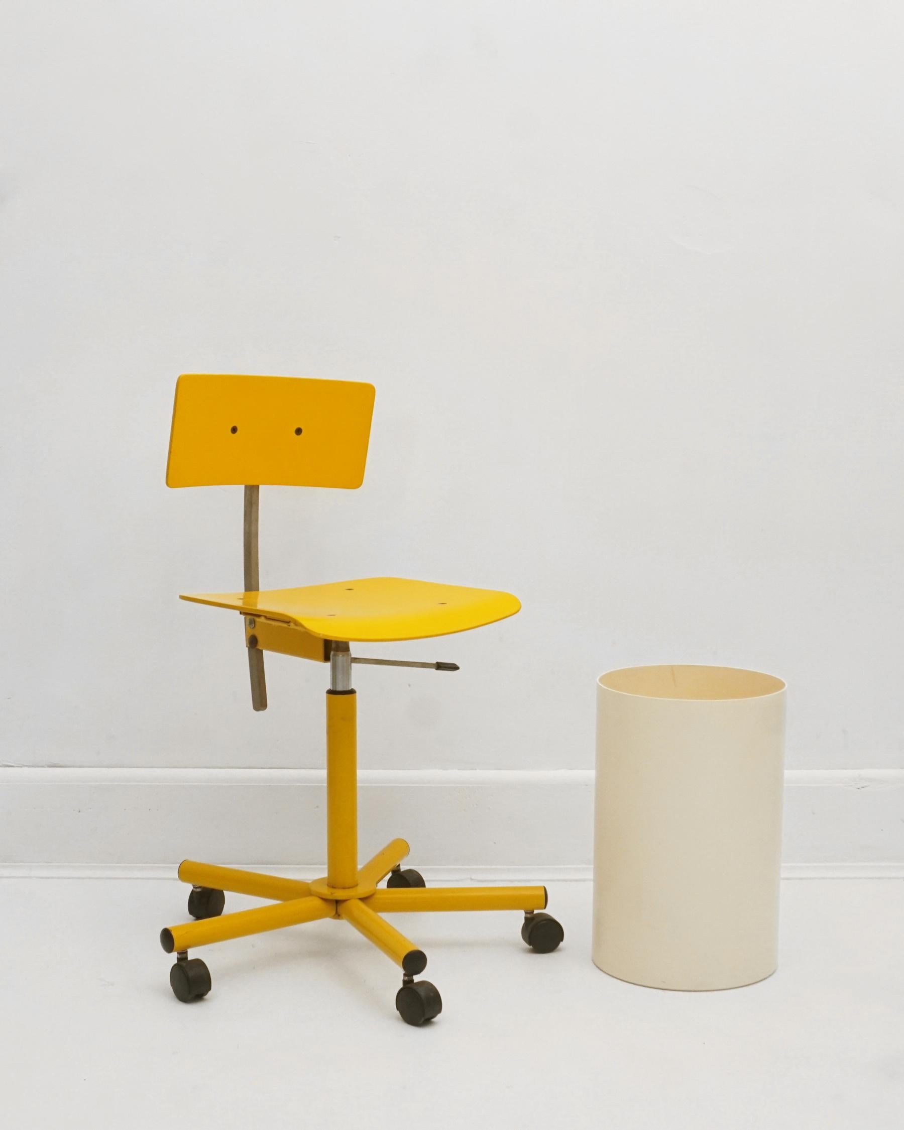 1980s Teen desk chair designed by Anna Anselmi for Beiffeplast, made in Padova, Italy. The adjustable chair, especially in this color, is extremely rare. Only a few remain in circulation, making the chair a fantastic functional art introduction